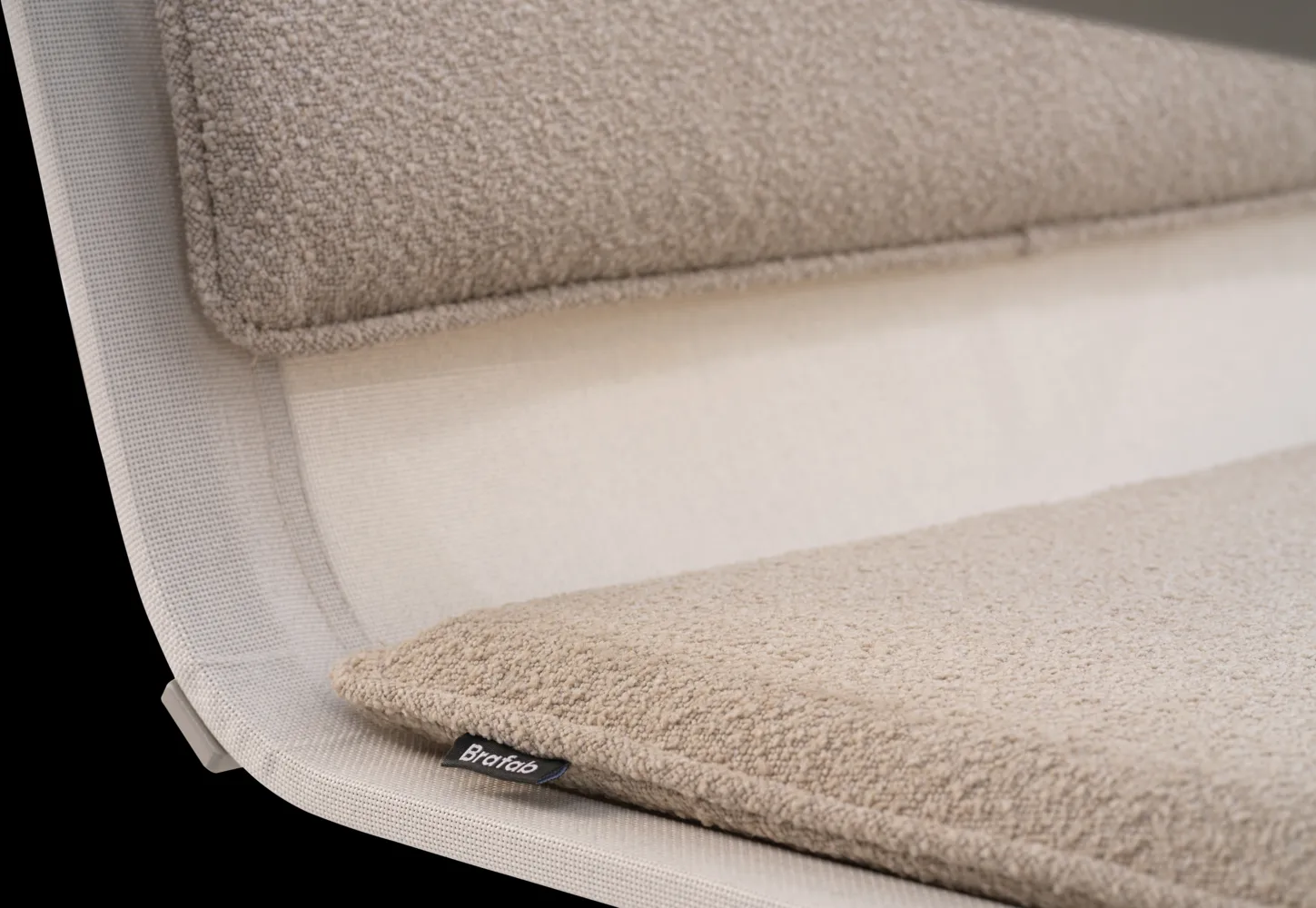 Soro lounge 扶手椅, 卡其色-teddy 米色 Brafab