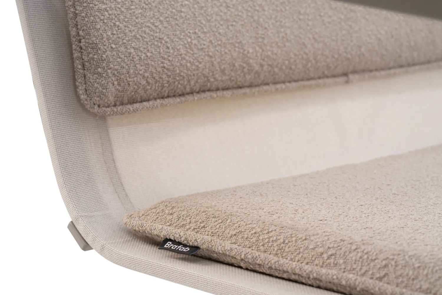 Soro lounge 扶手椅, 卡其色-teddy 米色 Brafab