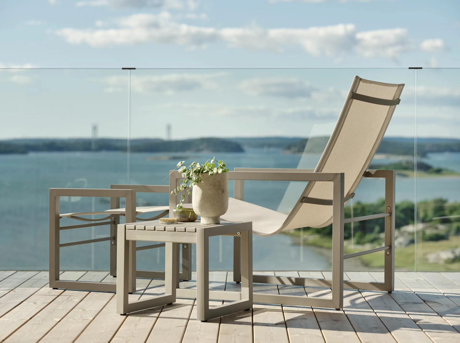 Vevi 小边桌, 白色 Brafab