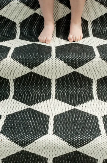 Anna_地毯_黑色_大号 - 150x200cm - Brita Sweden