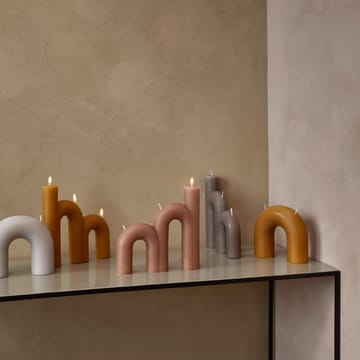 Bend candle 14.5x16.5 cm - honey gold - Broste Copenhagen
