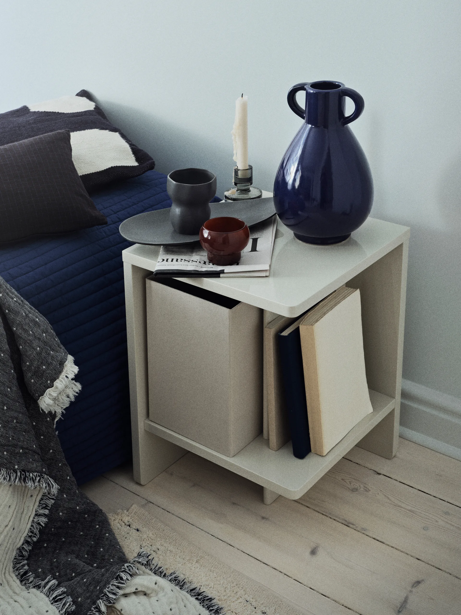 Bodil 靠枕套 30x50 cm, 黑色-intense 蓝色 Broste Copenhagen