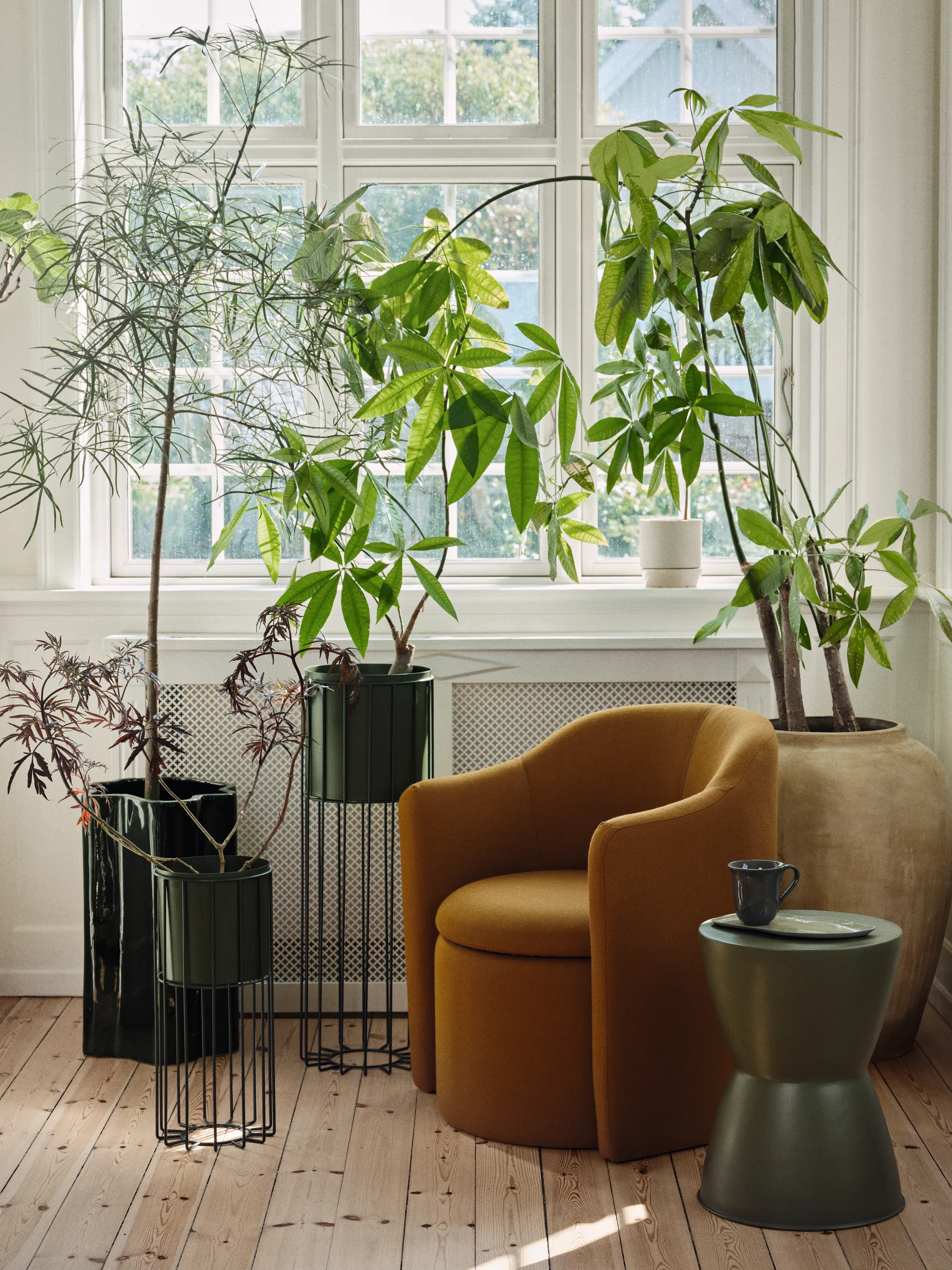 Fenja 两件式带架花盆, 绿色 Broste Copenhagen