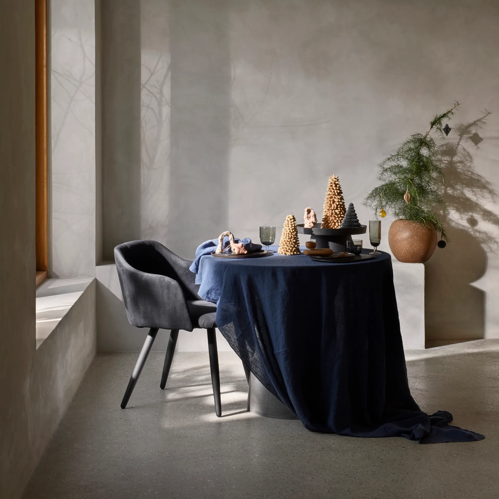 Gracie 桌子 cloth 160x300 cm, dark 蓝色 Broste Copenhagen