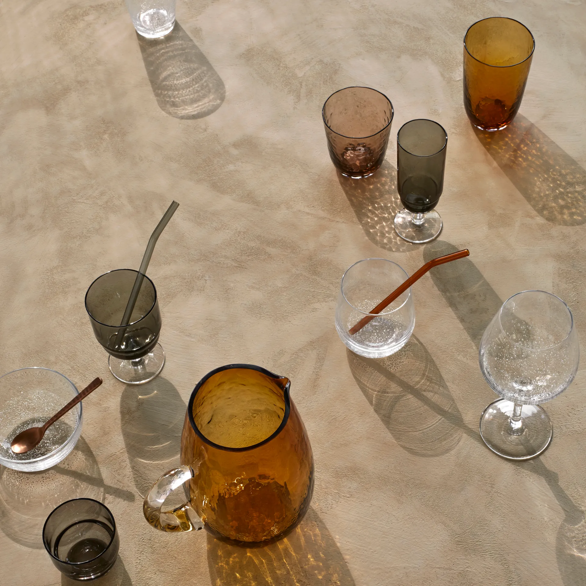 Hammered drinking glass 33.5 cl, 棕色 Broste Copenhagen