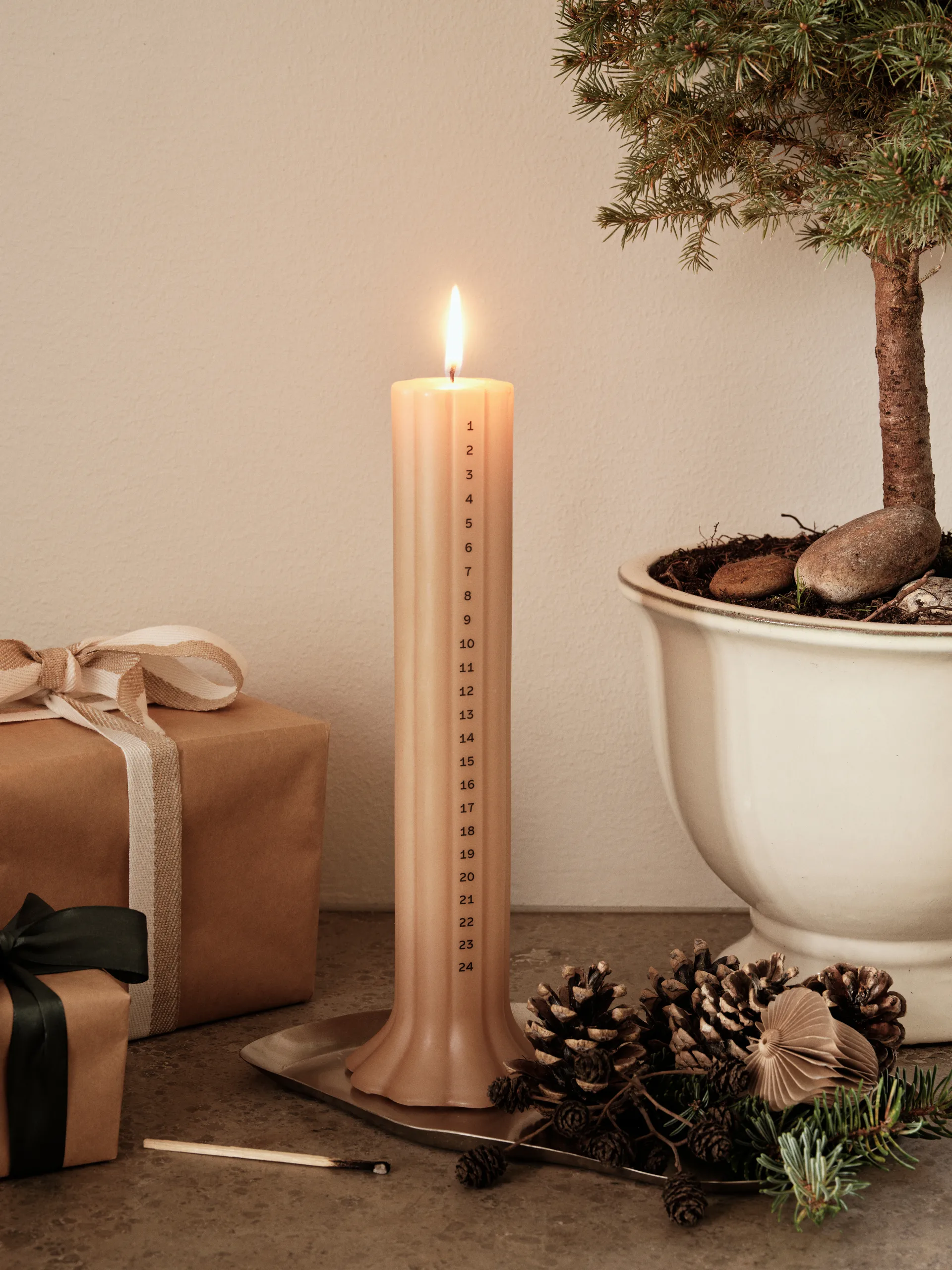 Heli calendar 蜡烛, 核桃色 Broste Copenhagen