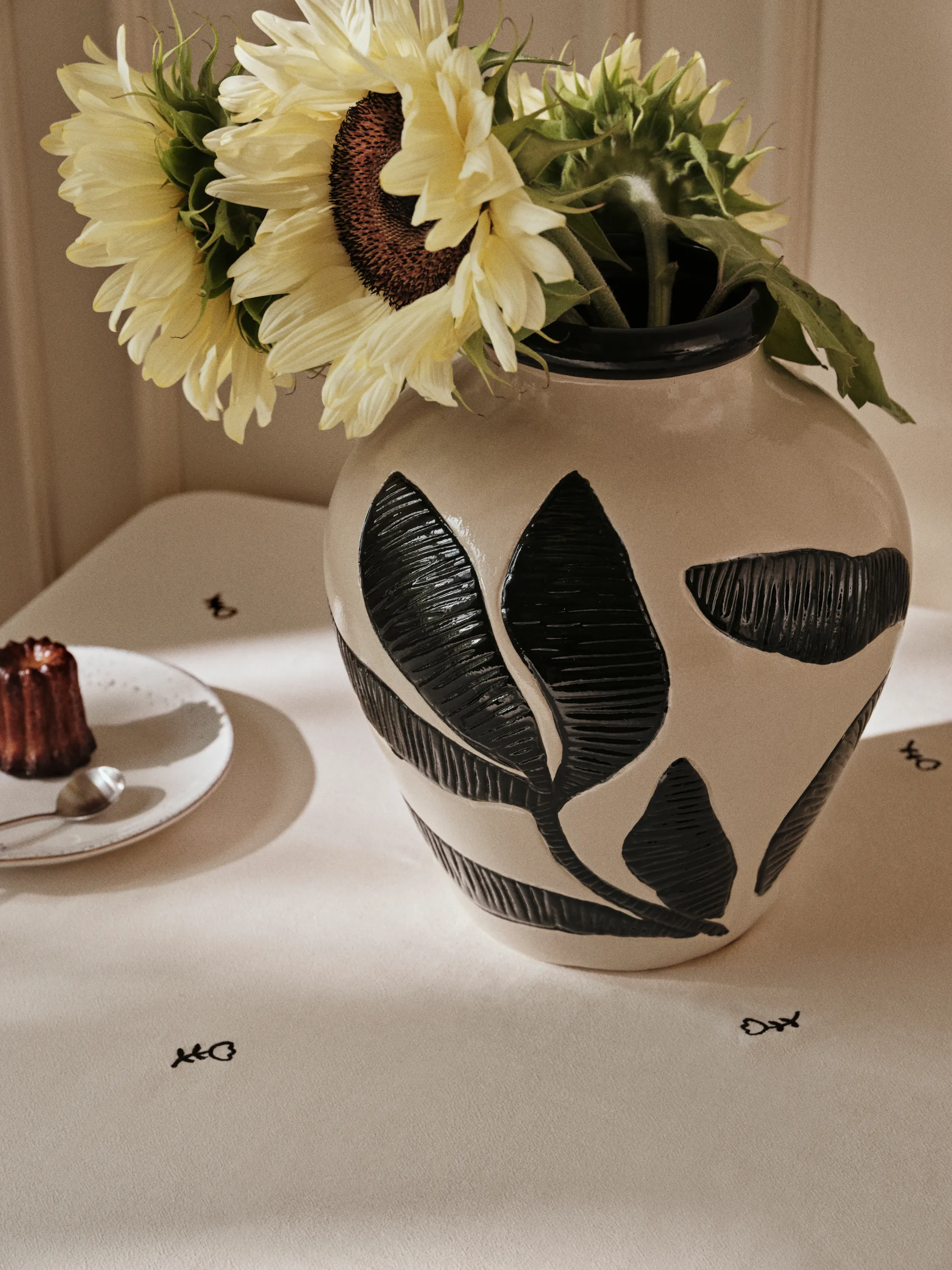 Herbert 花瓶40cm, 黑色配雨天绿色 Broste Copenhagen