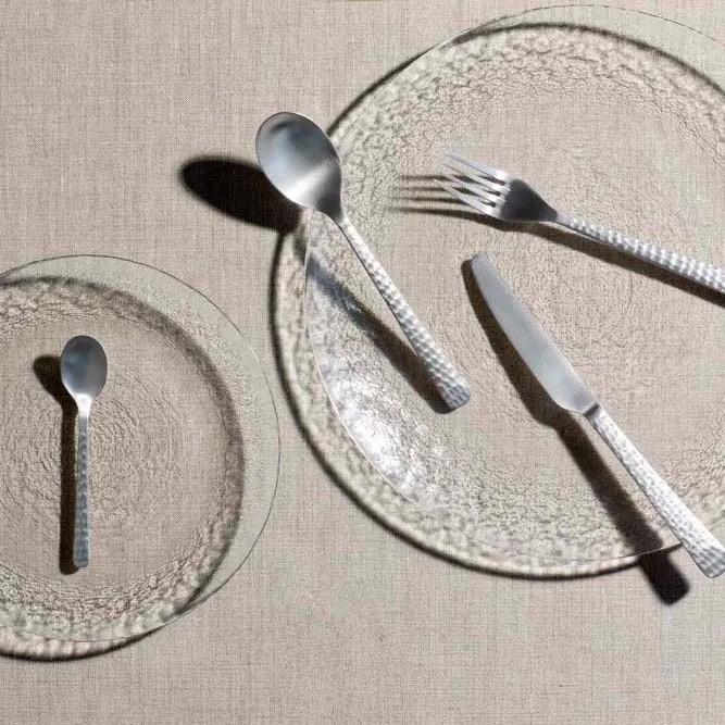 Hune 餐具 16件, 拉丝缎面锤纹 Broste Copenhagen