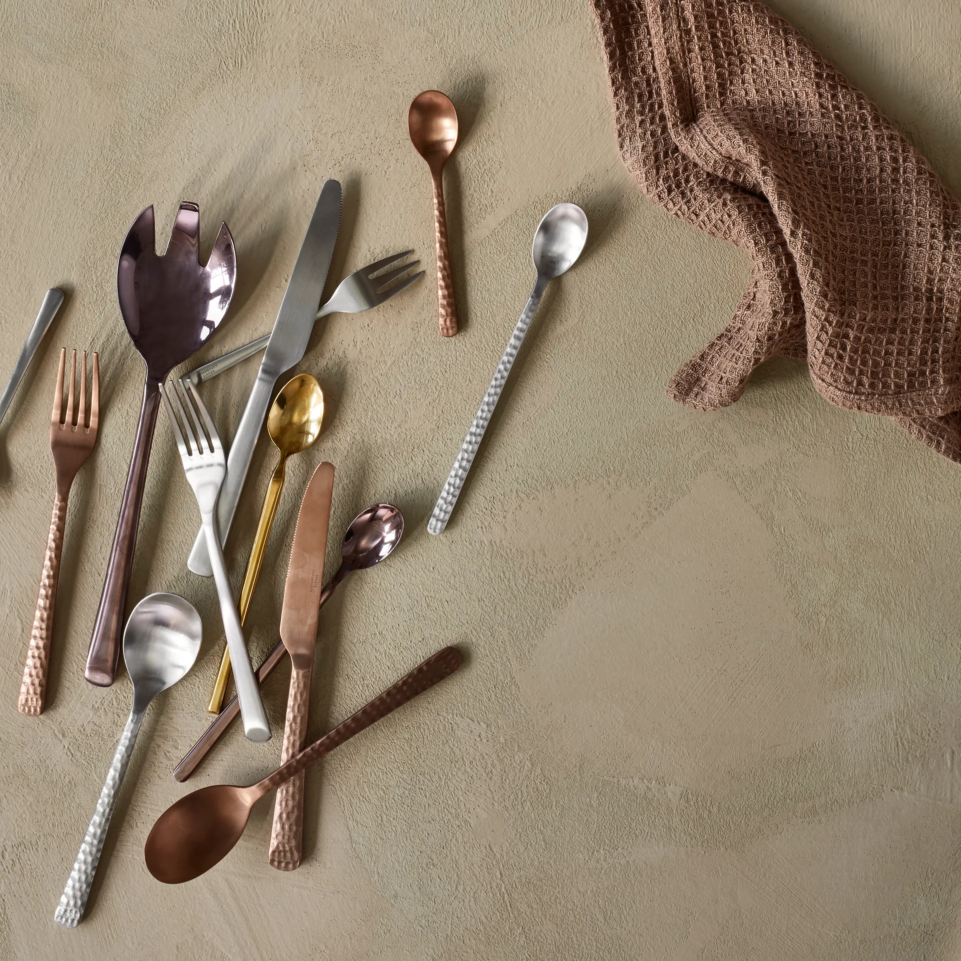 Hune 餐具 cutlery 16 pcs, copper hamme红色 Broste Copenhagen