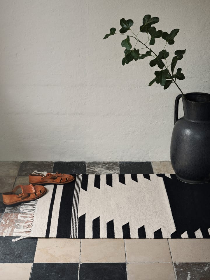Iselin 地毯 140x200 cm, 黑色-米白色 Broste Copenhagen
