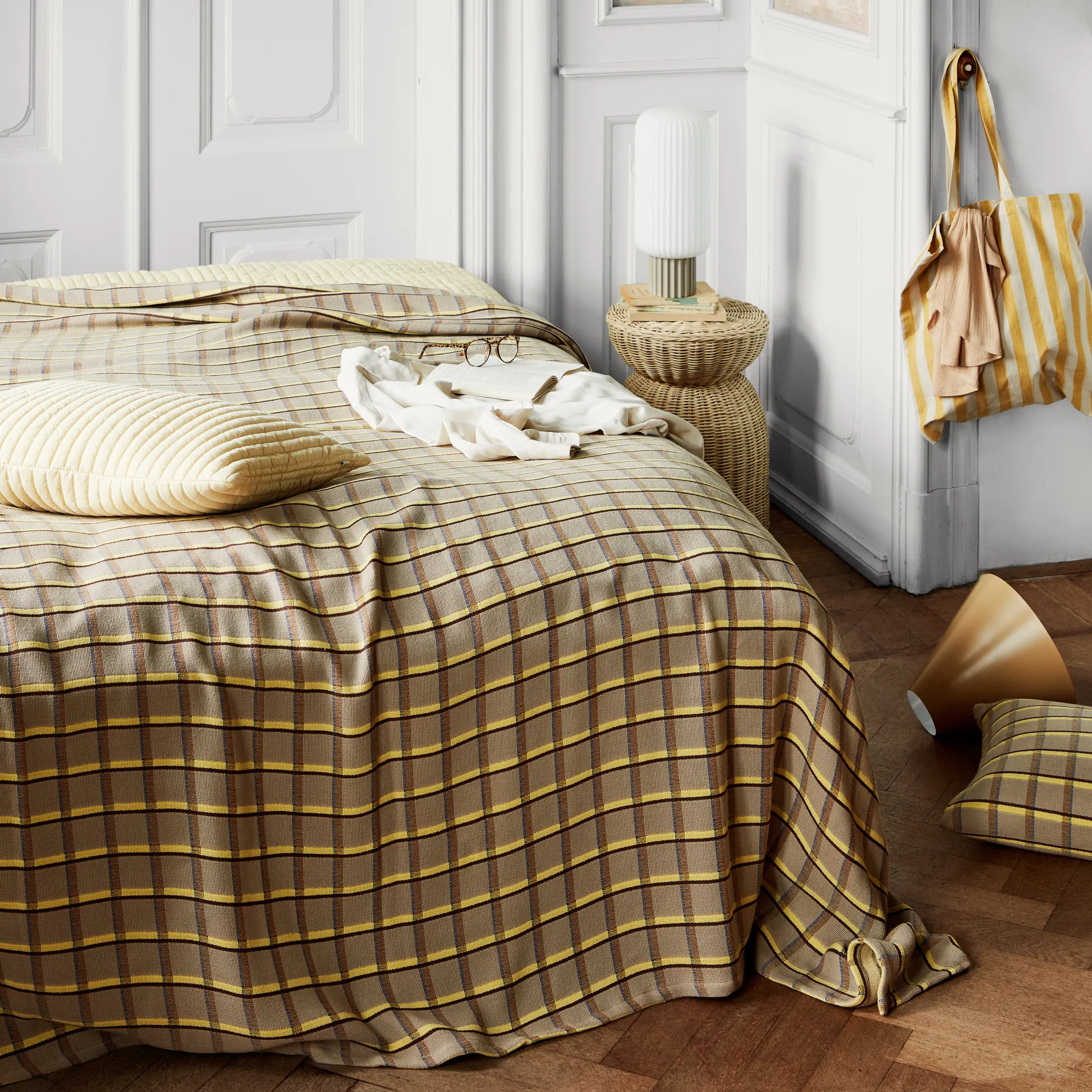 Lolly 台灯, 沙色-白色-39 cm Broste Copenhagen