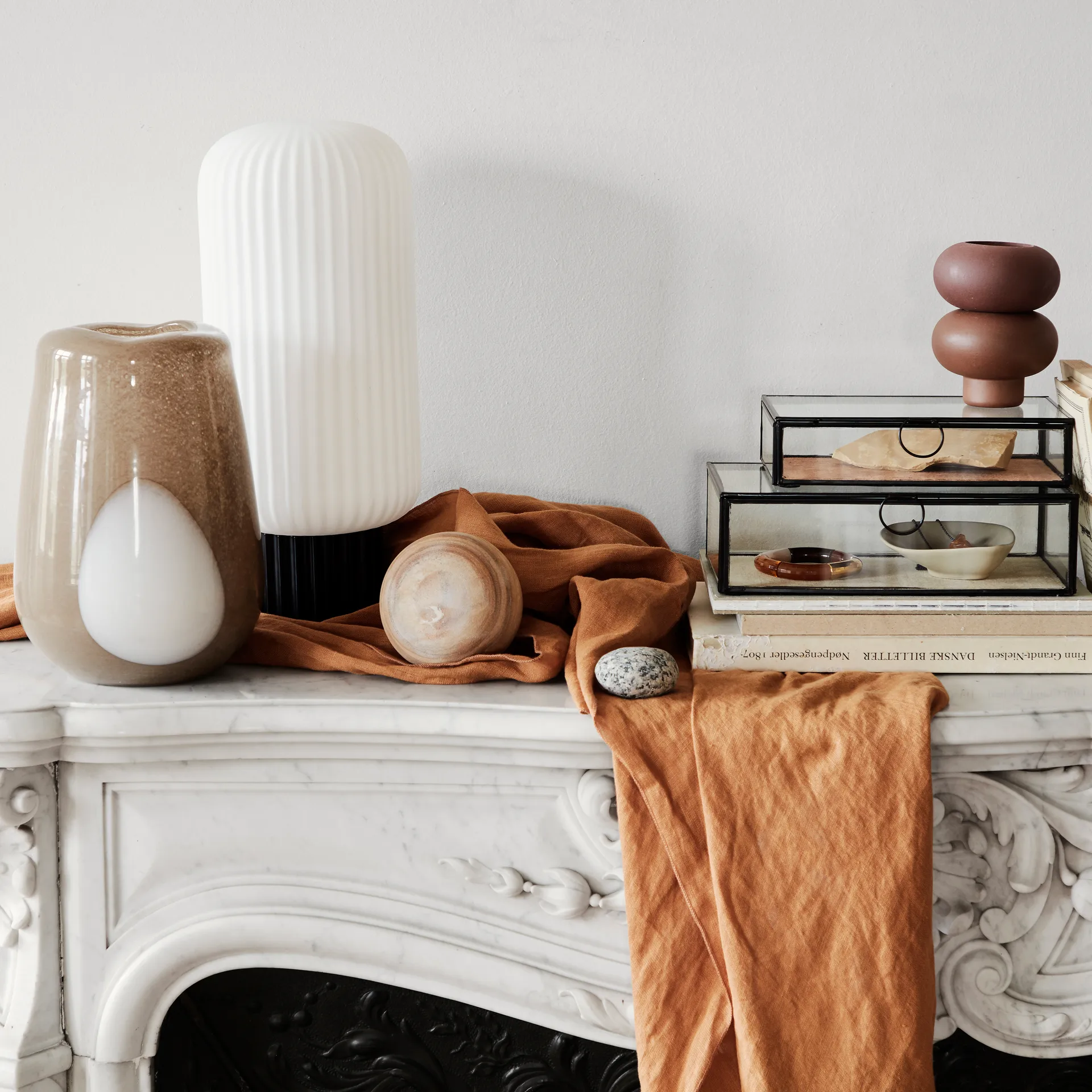 Lolly 台灯, 黑色 and 白色-39 cm Broste Copenhagen