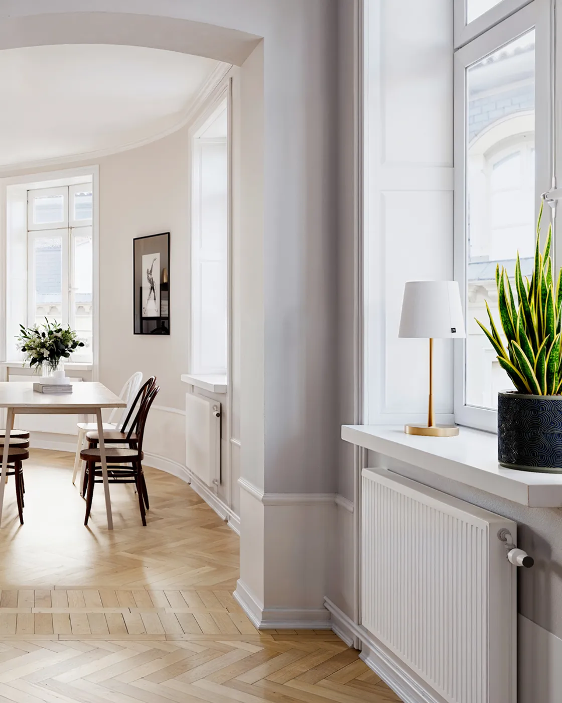 Lumi 台灯 48,5 cm, 金色-白色 By Rydéns