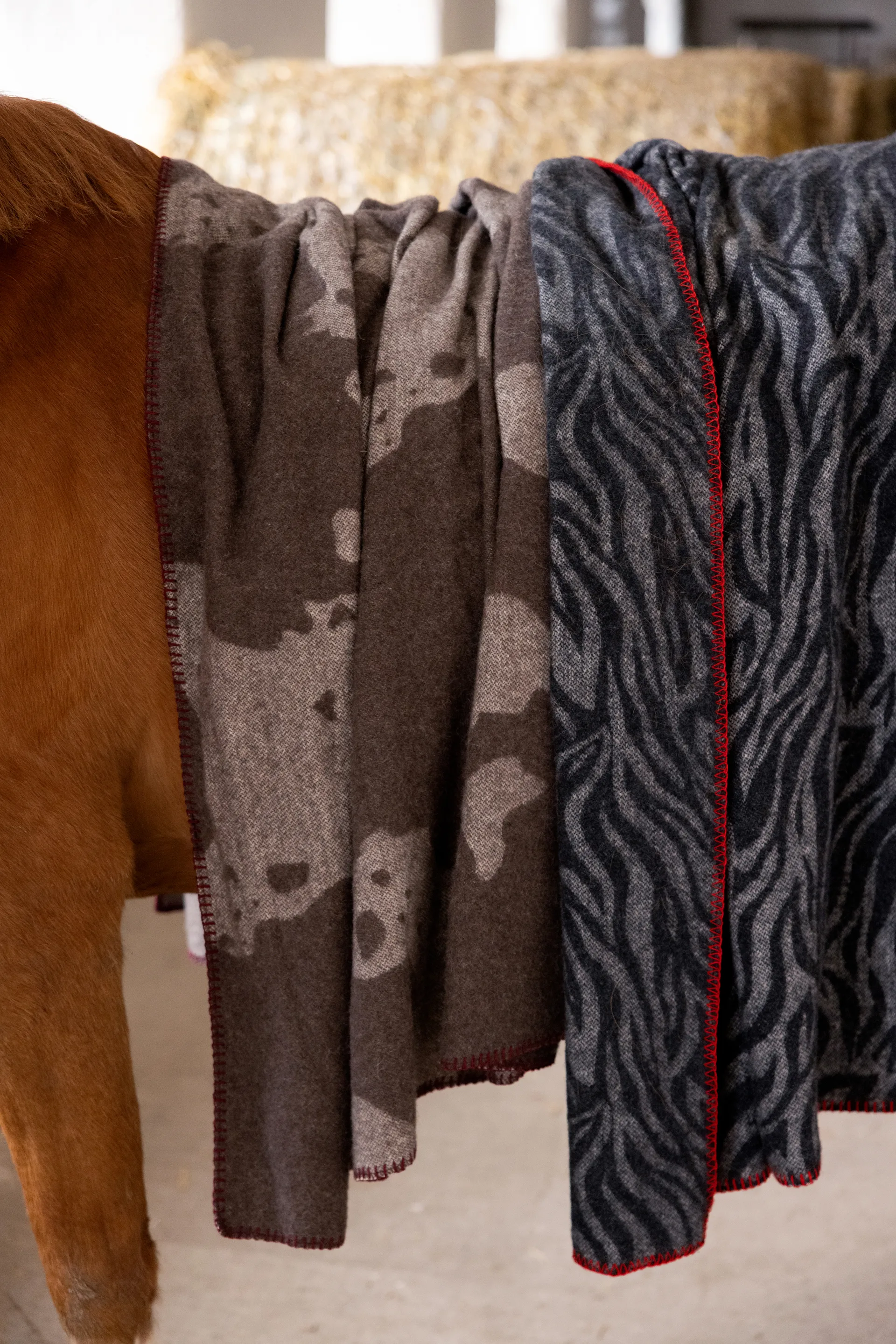 Anima 毯子 130x200 cm, 奶牛花纹 Byon