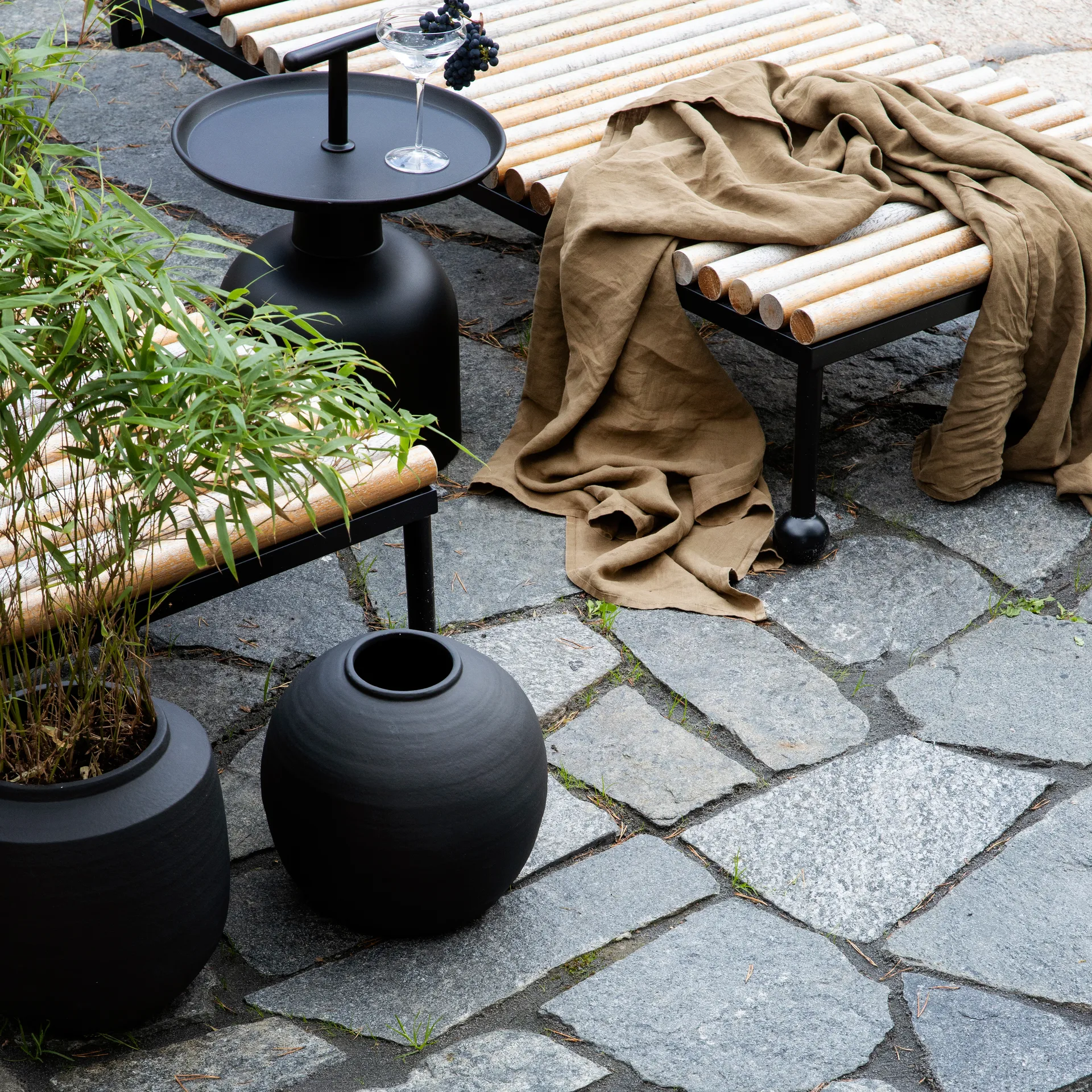 Bee 花盆  Ø29.5 cm, 黑色 Byon