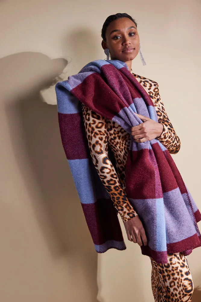 Embrace 毯子 130x200 cm, 浅蓝-burgundy Byon