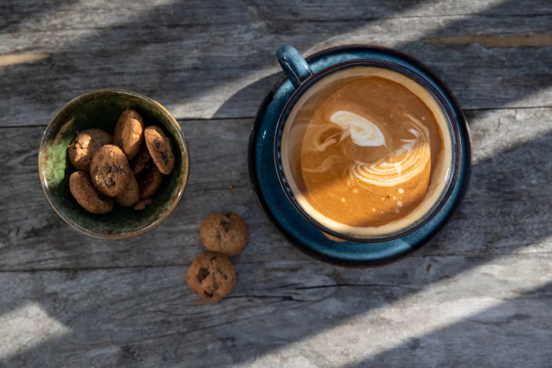 Jade 杯子和碟子, 蓝色 Byon