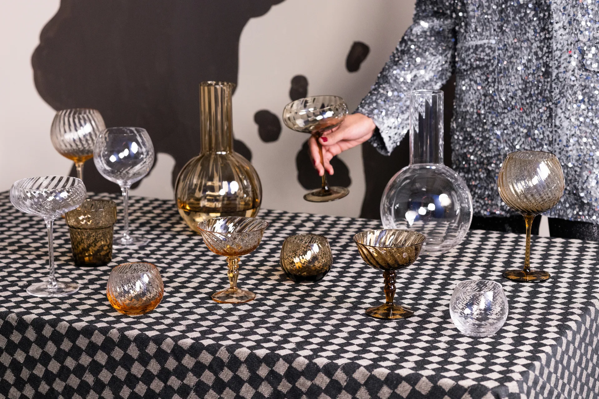 Opacity 水瓶/玻璃水瓶 1,9 L, 褐色 Byon