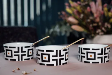 DECO 碗 500ml - 白色_黑色 - Carolina Gynning