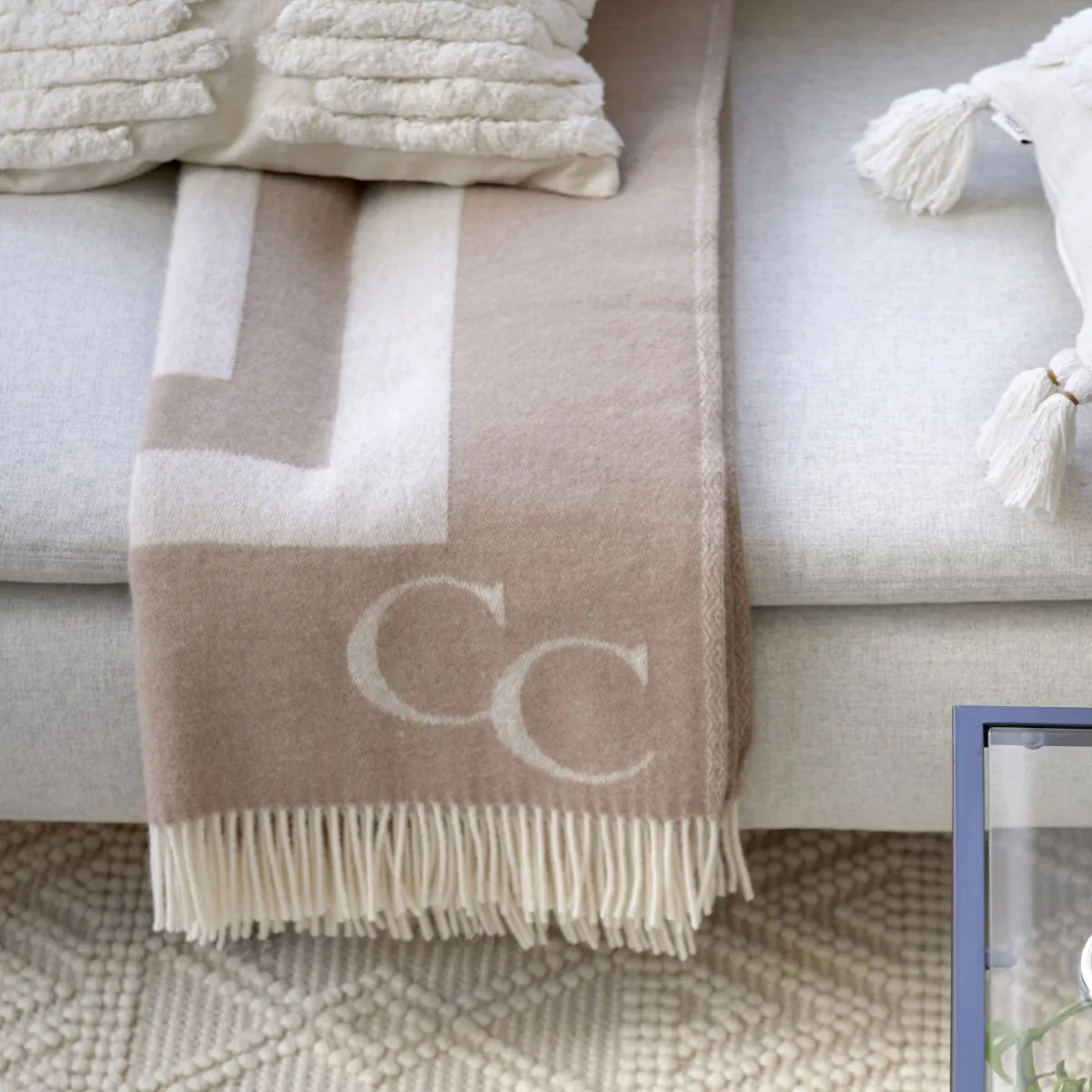 Monogram 羊毛毯子 130x200 cm, 米色 Classic Collection