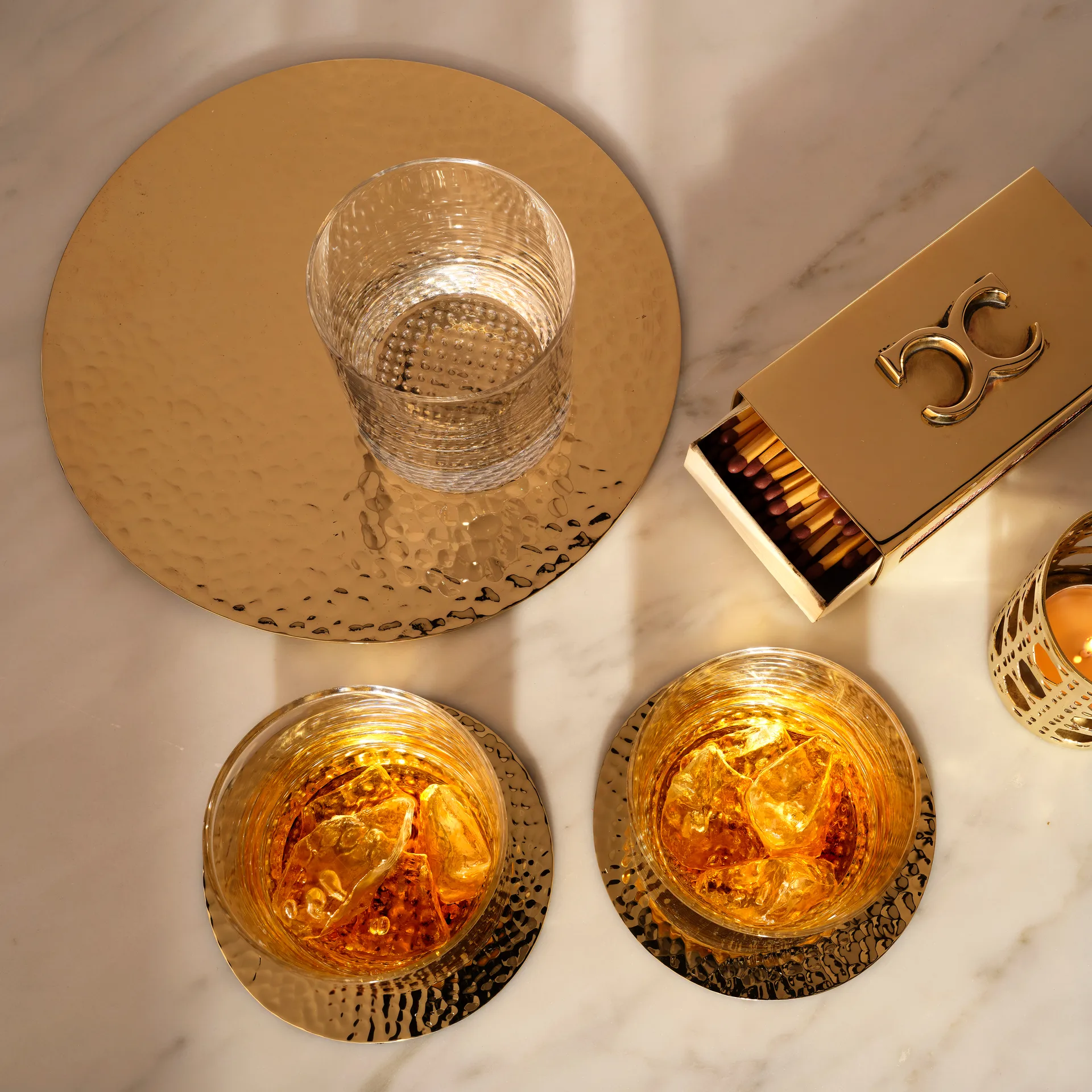 Trivet hammered Ø20 cm, brass Classic Collection