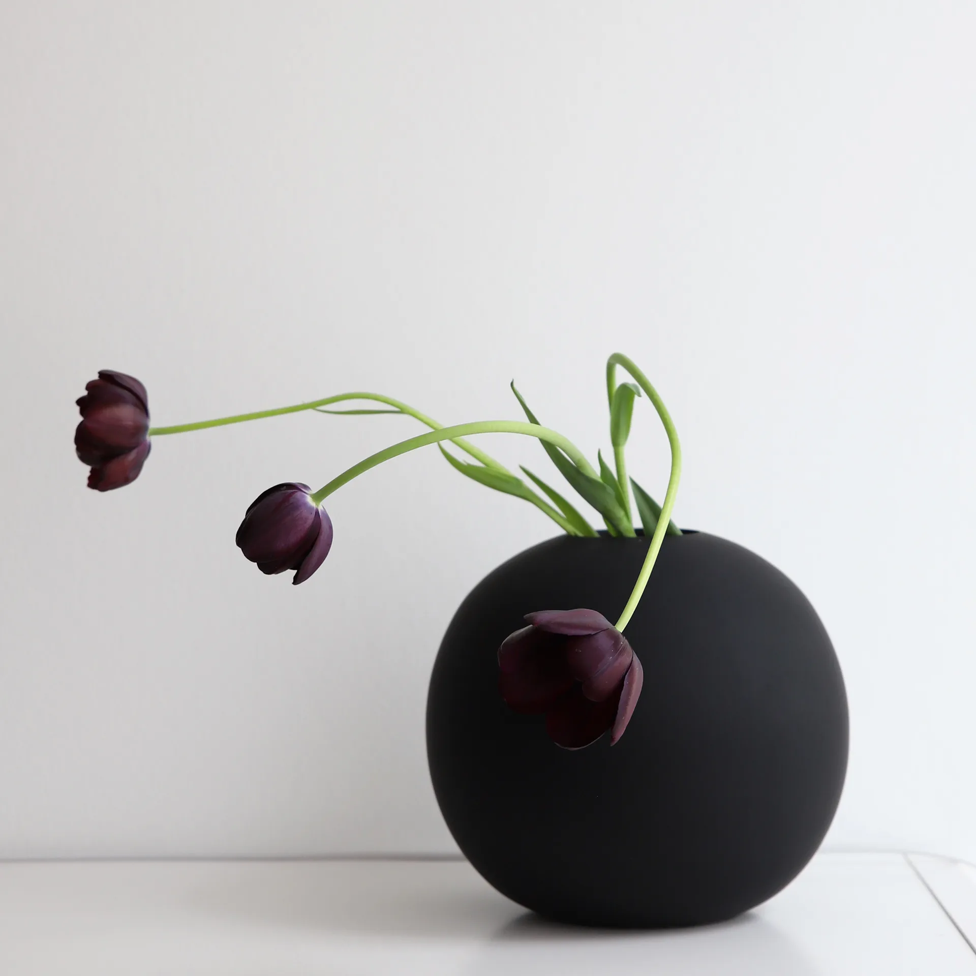 Ball 花瓶 black, 20 cm Cooee Design