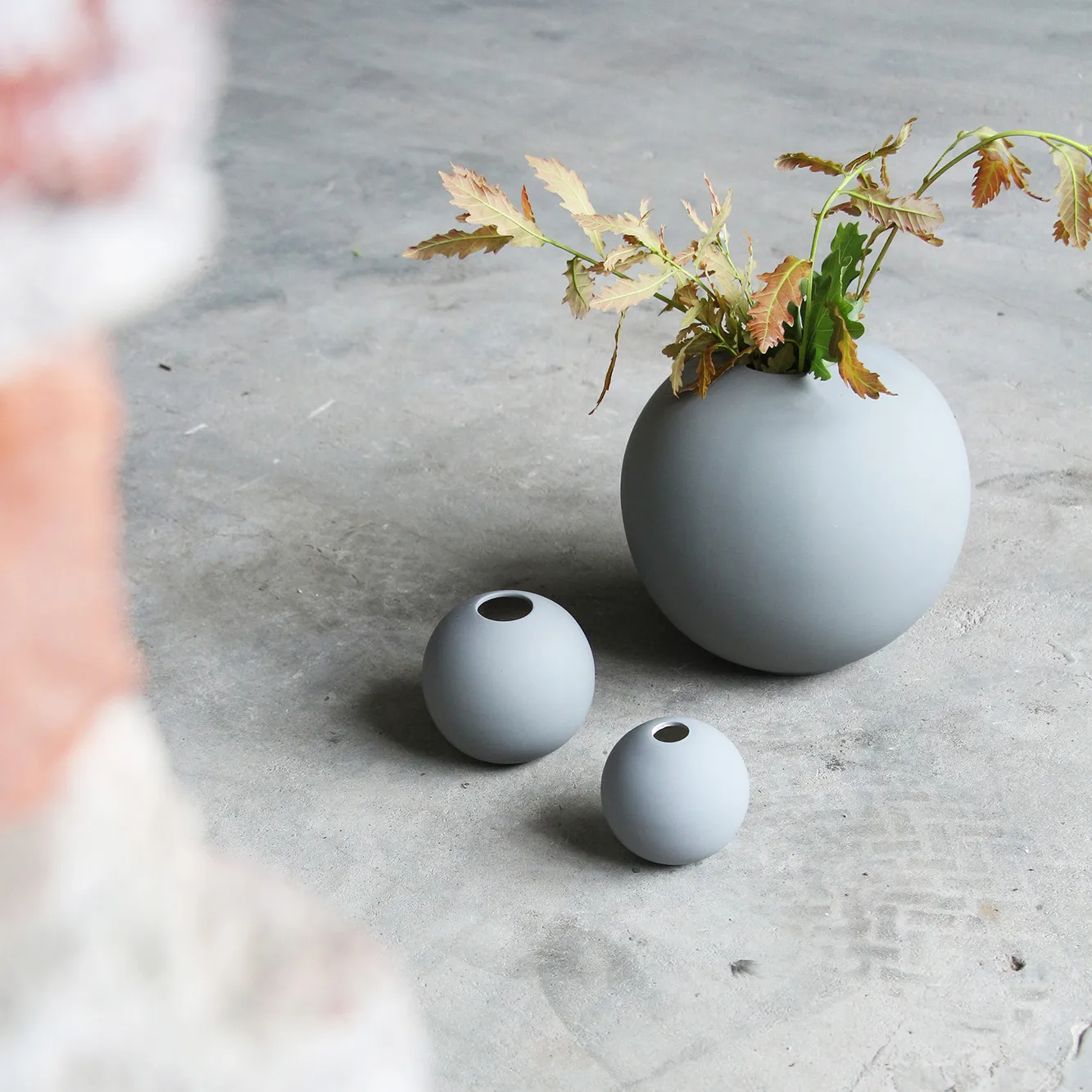 Ball 花瓶 grey, 10 cm Cooee Design