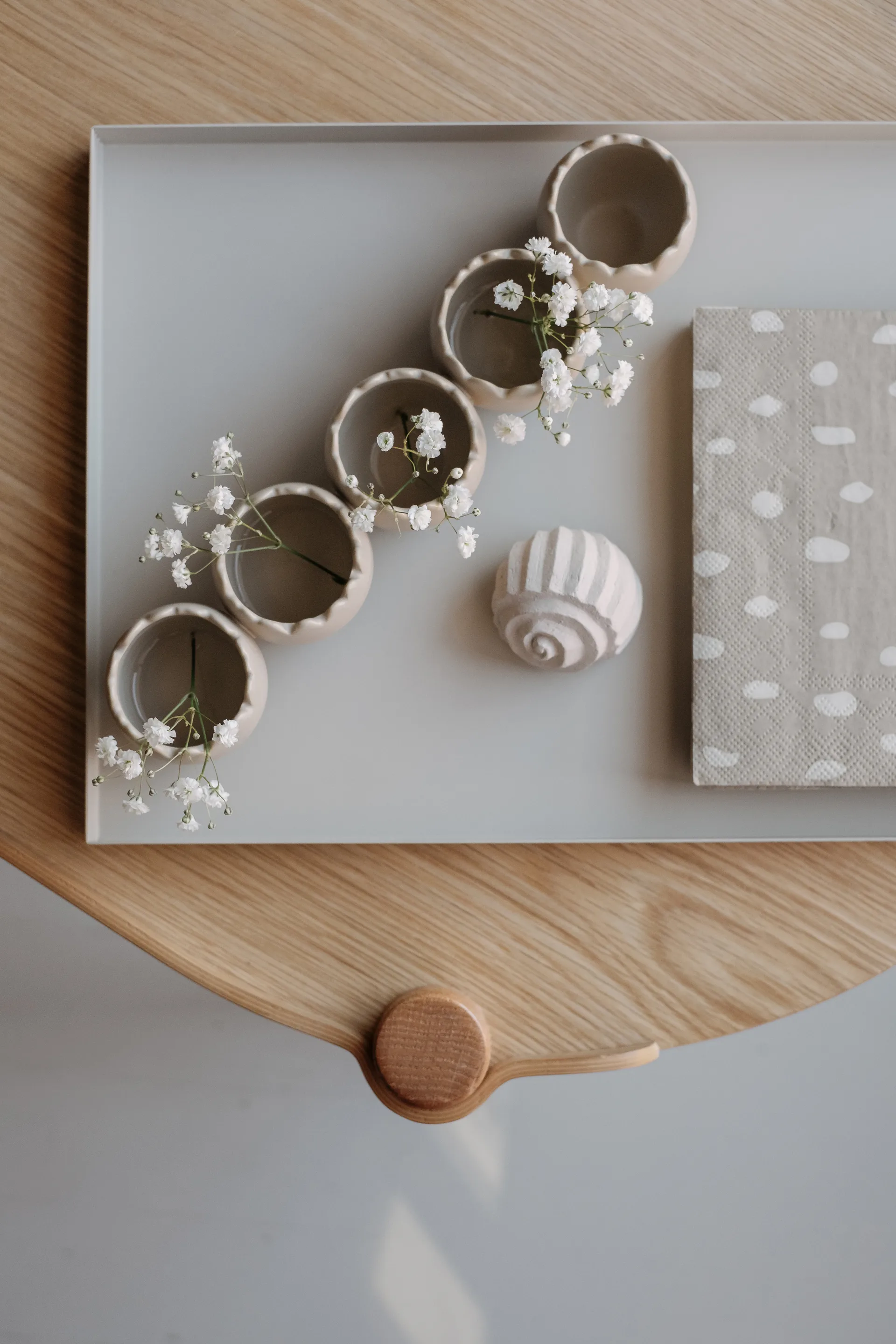 Easter line 装饰, 沙色 Cooee Design