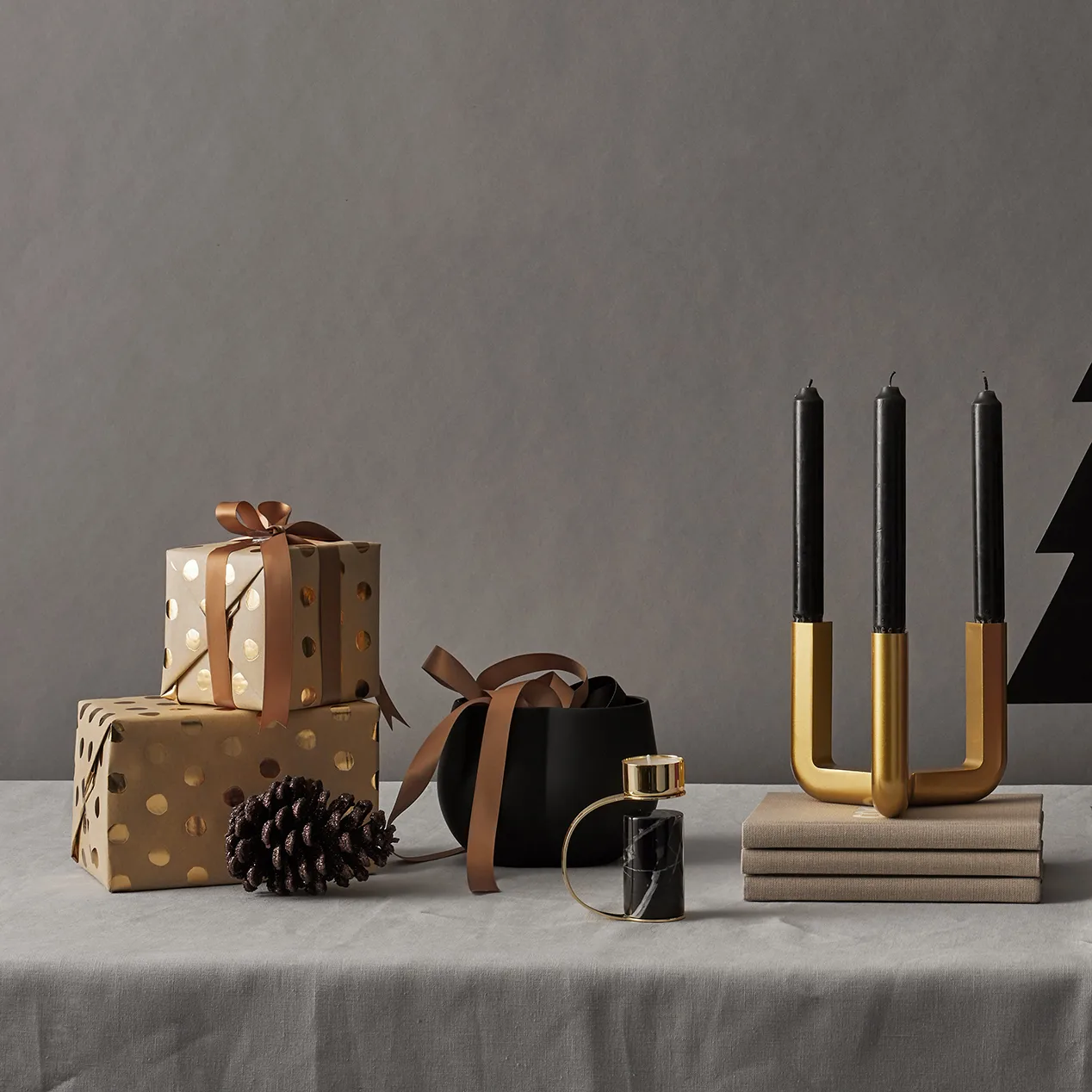 Heavy 烛台 , nero marquina Cooee Design