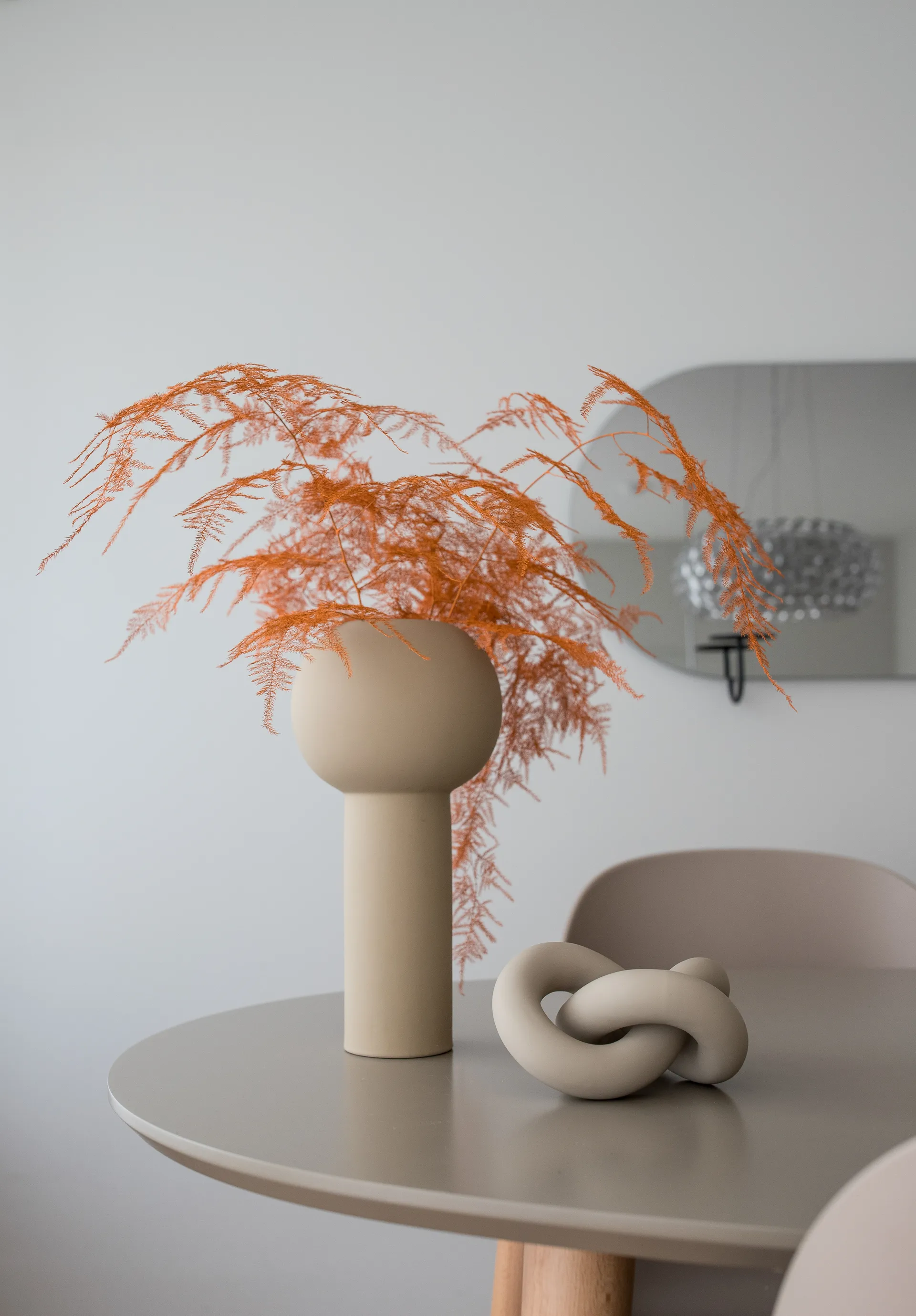 Knot Table 大号装饰摆件, 沙色 Cooee Design
