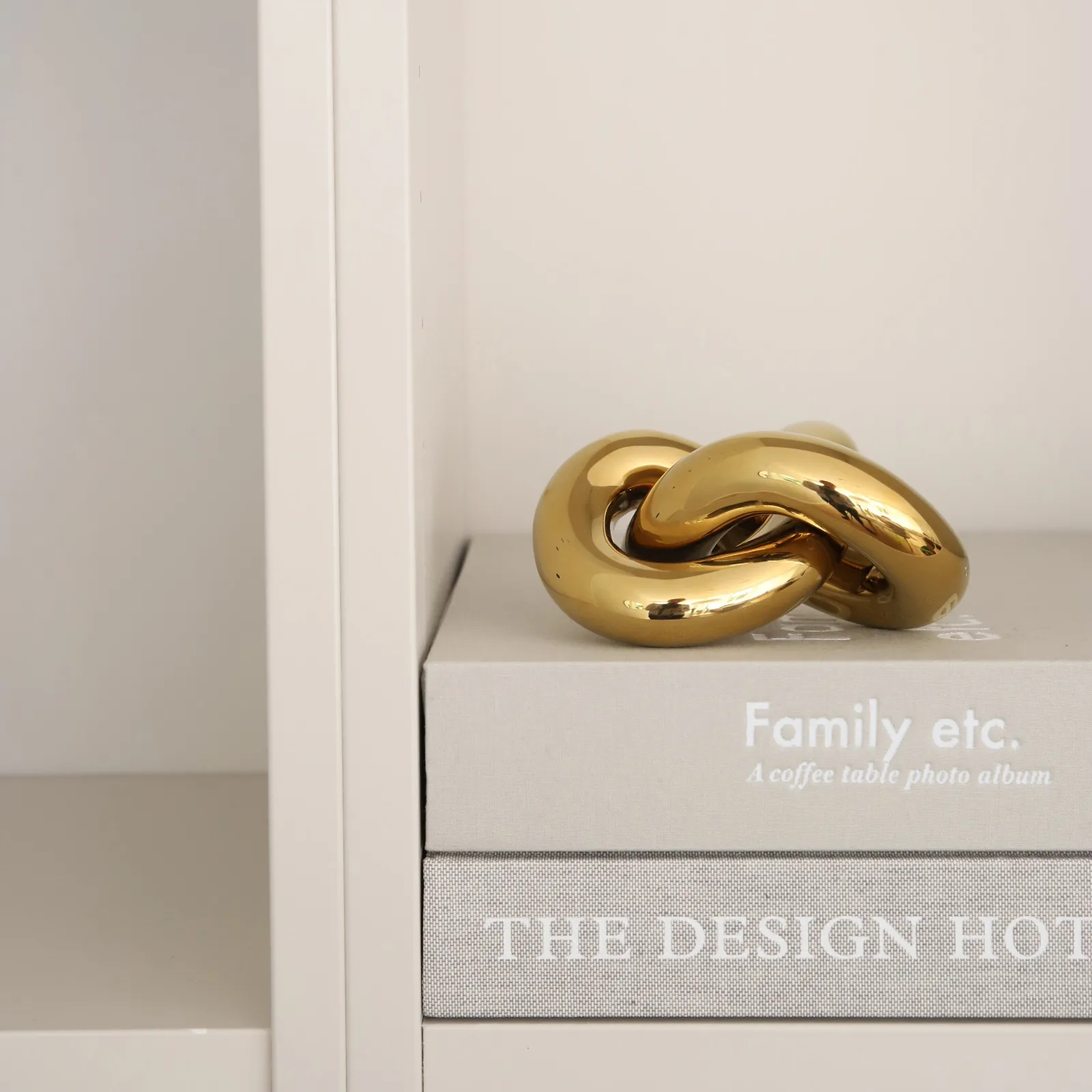 Knot Table 小号装饰摆件, 浅金色 Cooee Design