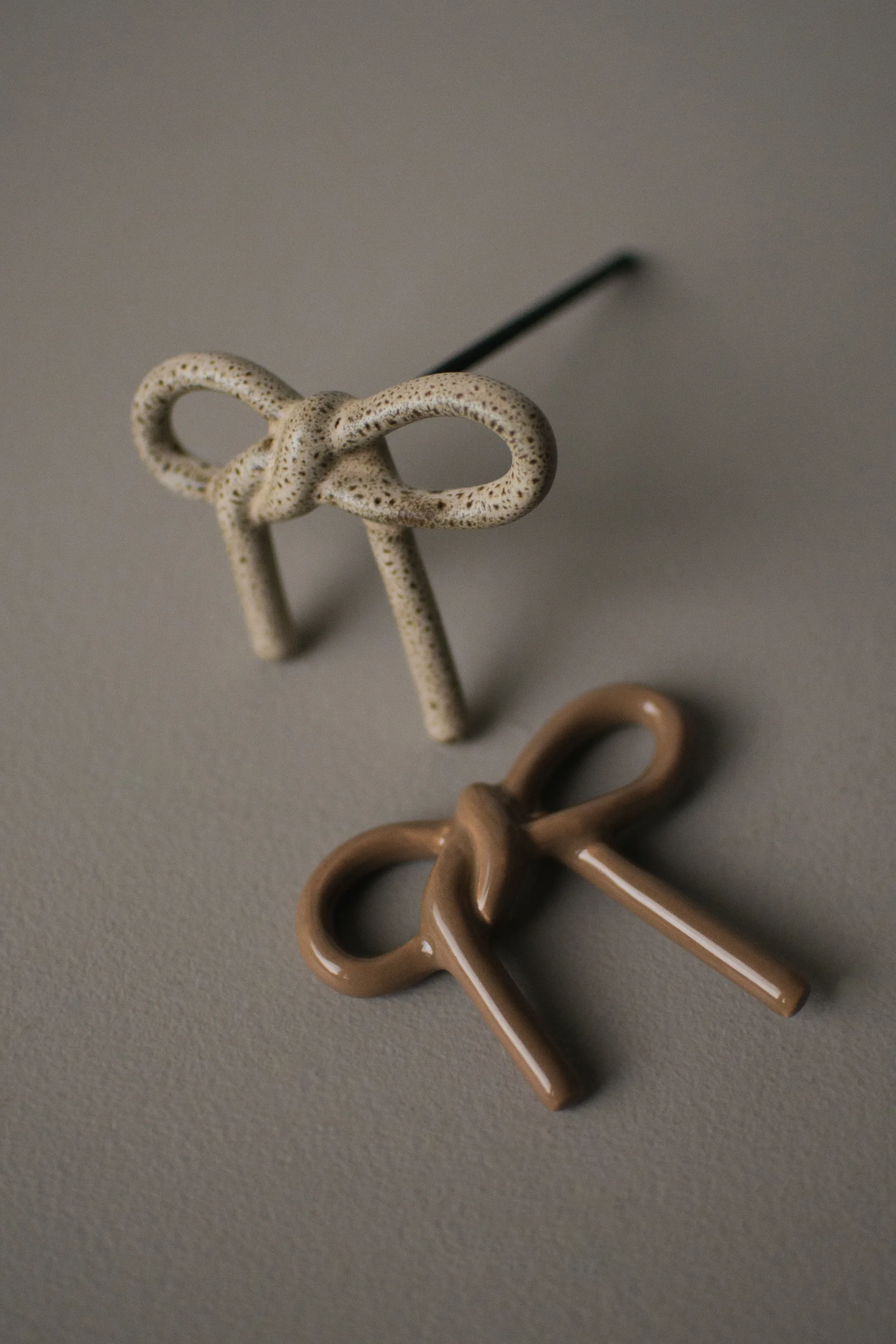 Bow floral 装饰, 米色 DBKD