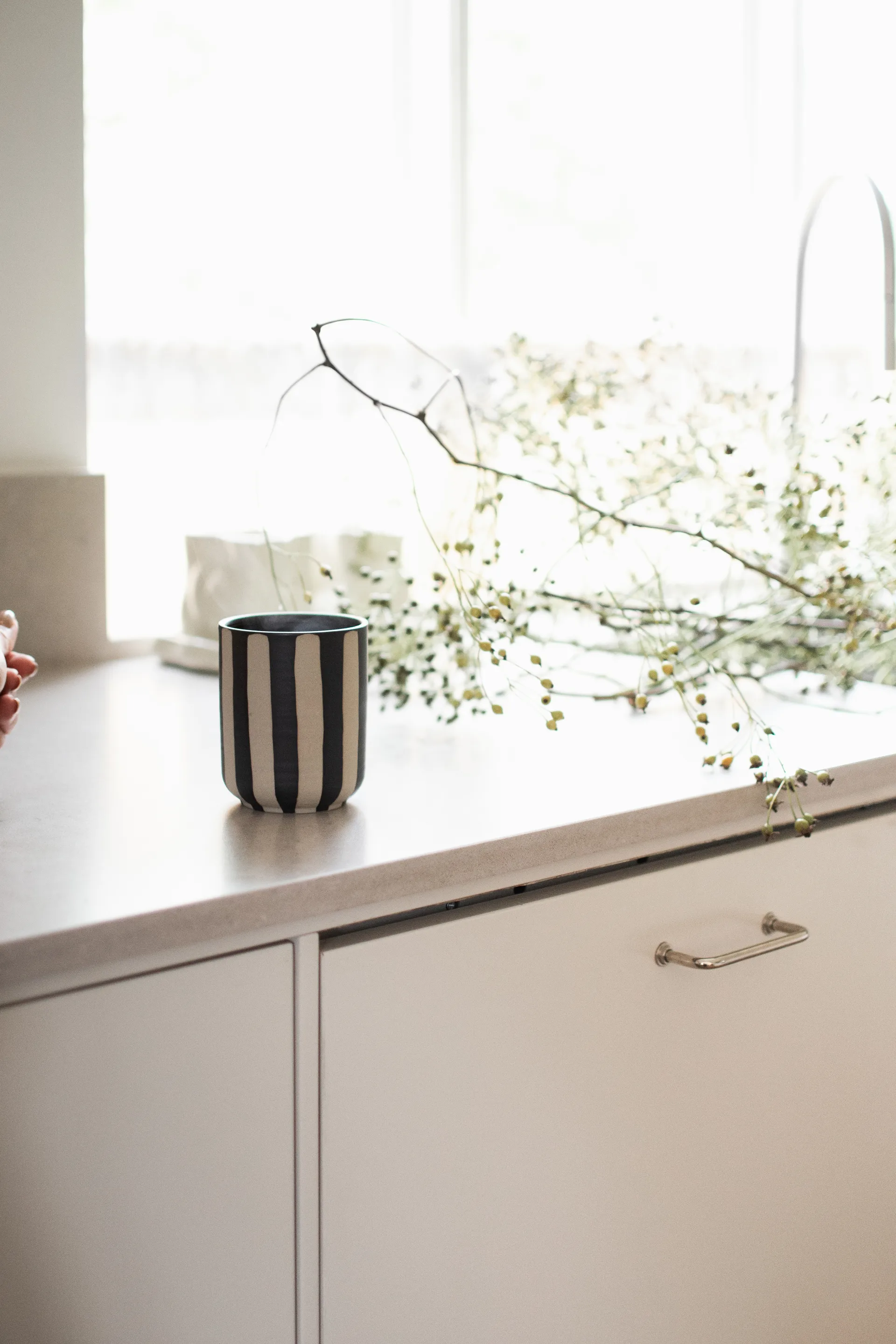 Burn 香薰蜡烛 60 h, Stripe 黑色 DBKD