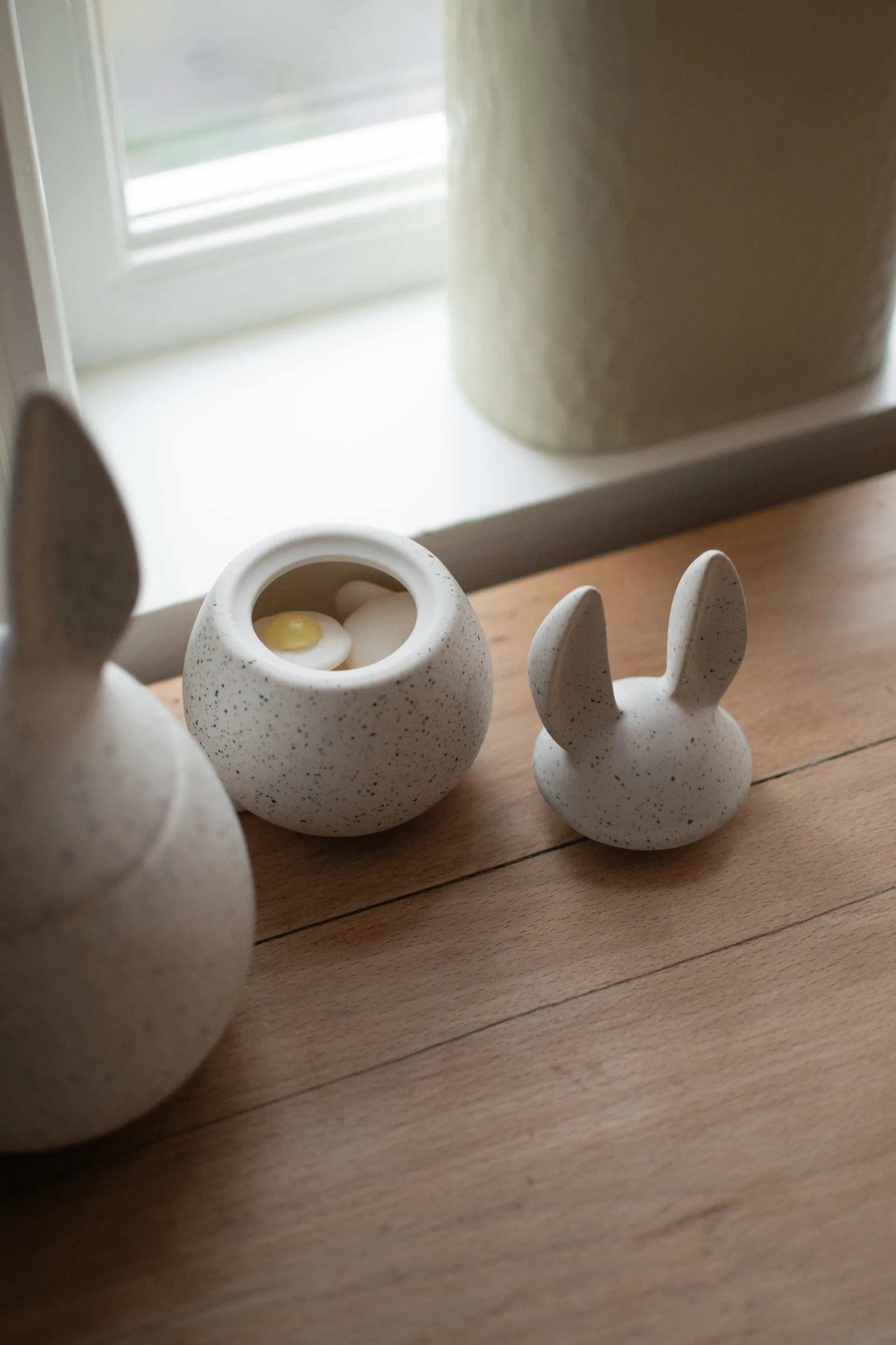 DBKD Eating rabbit 碗 小, 白色 dot DBKD