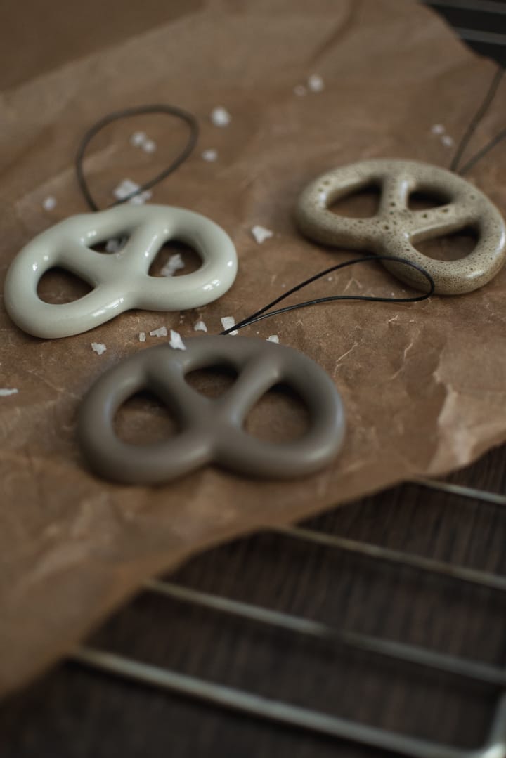 Hanging pretzel decorative 装饰品, Shiny mole DBKD