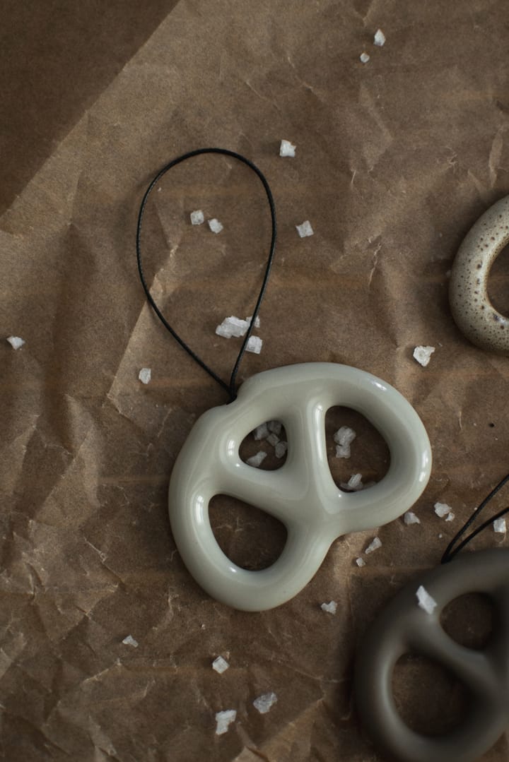 Hanging pretzel decorative 装饰品, Shiny mole DBKD