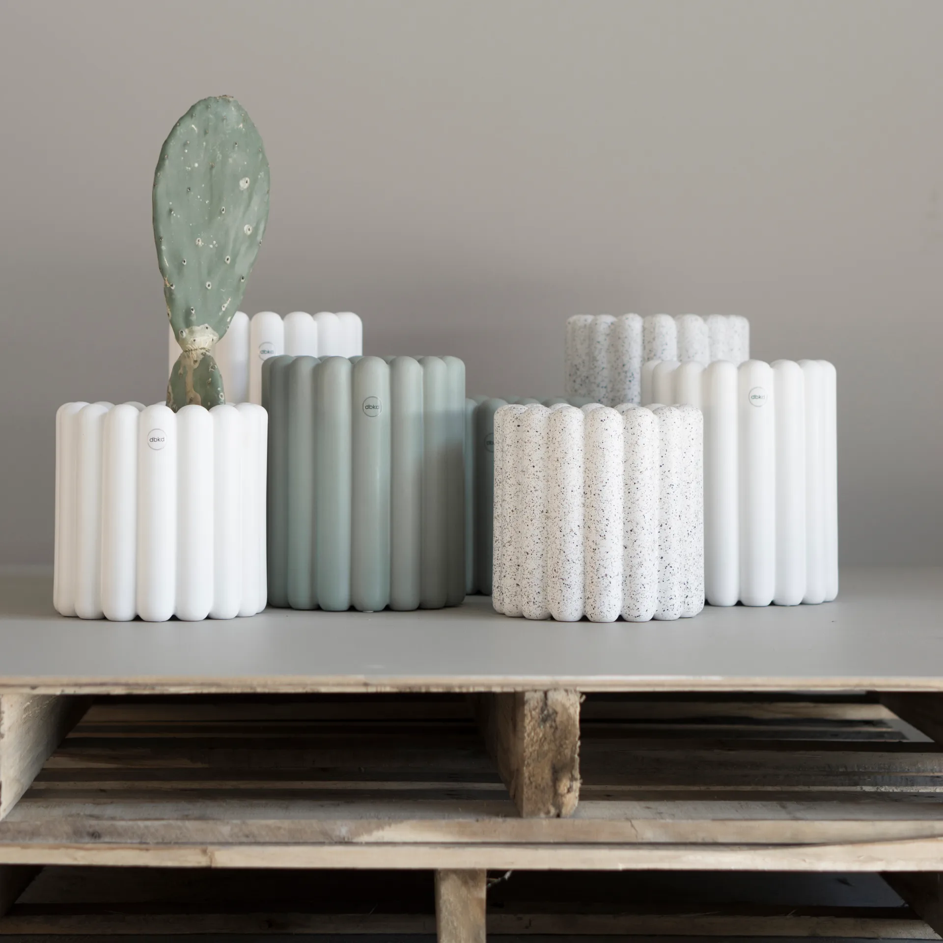 Mist 花盆 大 Ø19x27 cm, 白色 DBKD