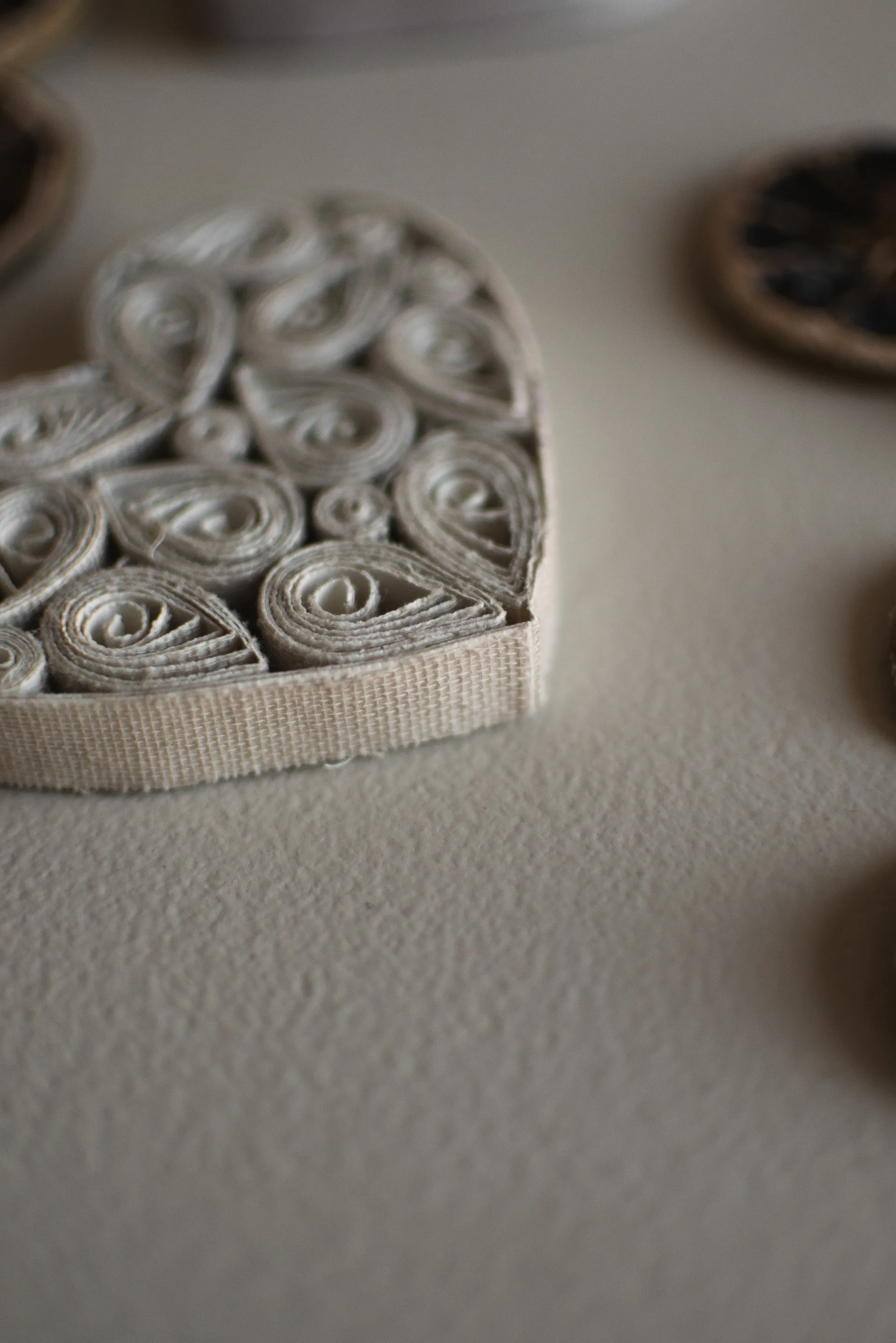 Paper heart 8 cm, 奶油色 DBKD