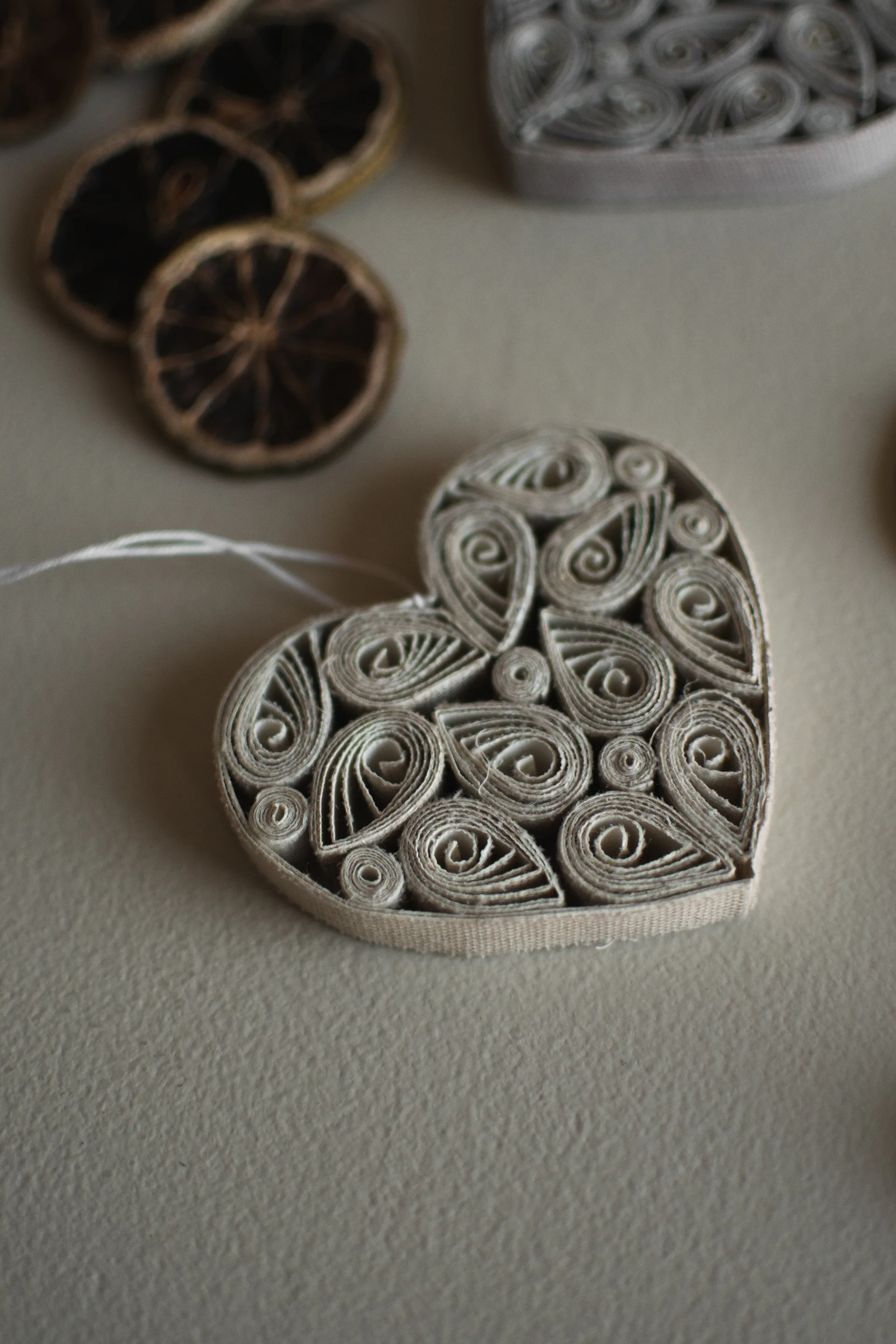 Paper heart 8 cm, 奶油色 DBKD