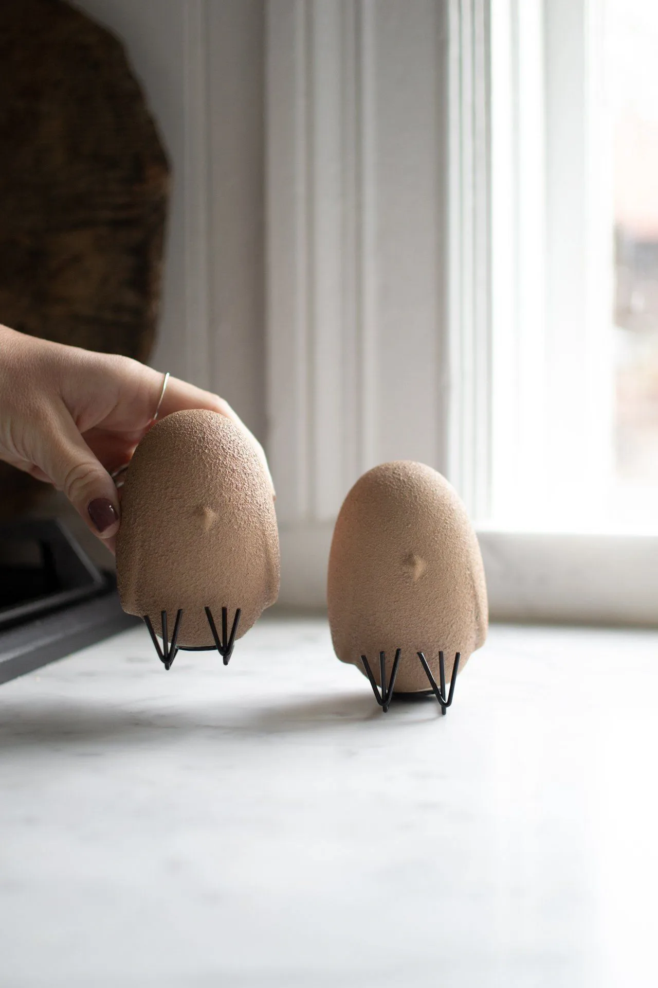 Sit Around 复活节装饰, 沙色 DBKD