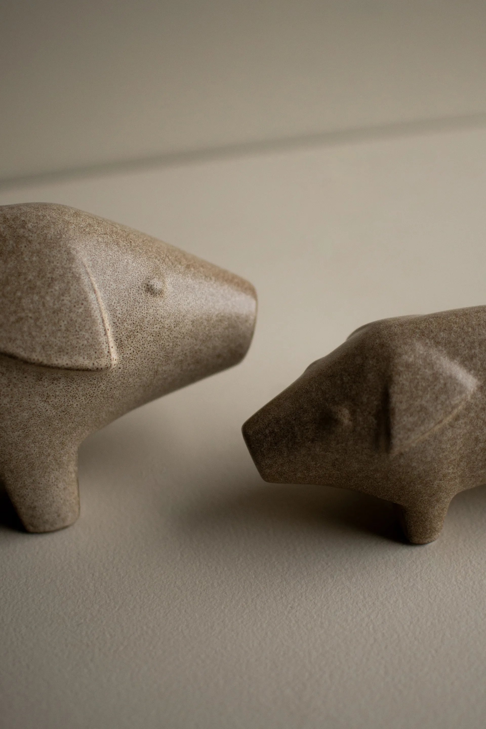 Swedish pig 小, 米色 DBKD