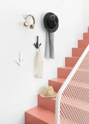 Arrow 创意折叠挂钩, 黑色 Design House Stockholm