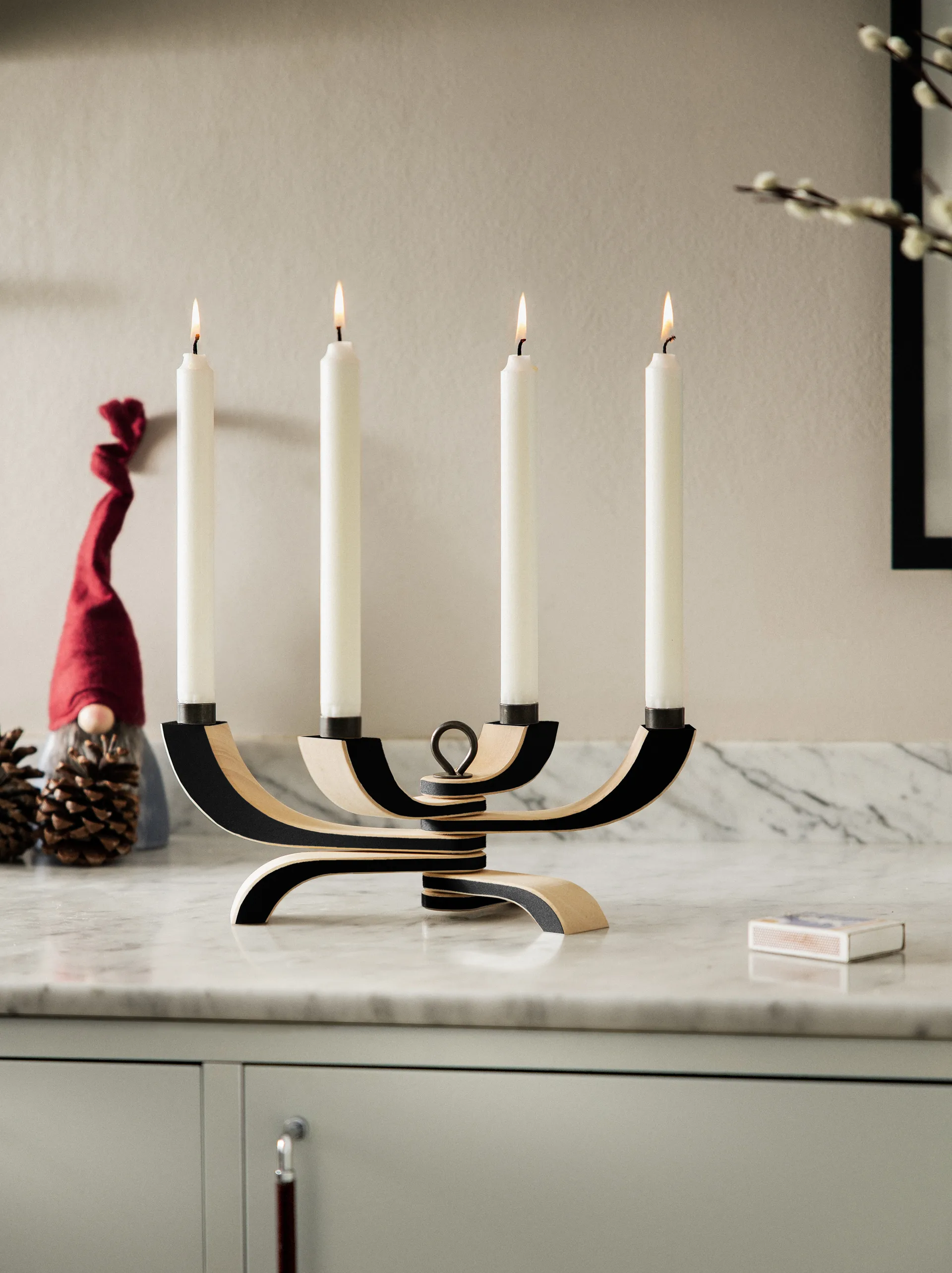 Nordic Light 四臂烛台, black Design House Stockholm