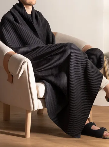 Pleece 盖毯140x160cm - 黑色 - Design House Stockholm