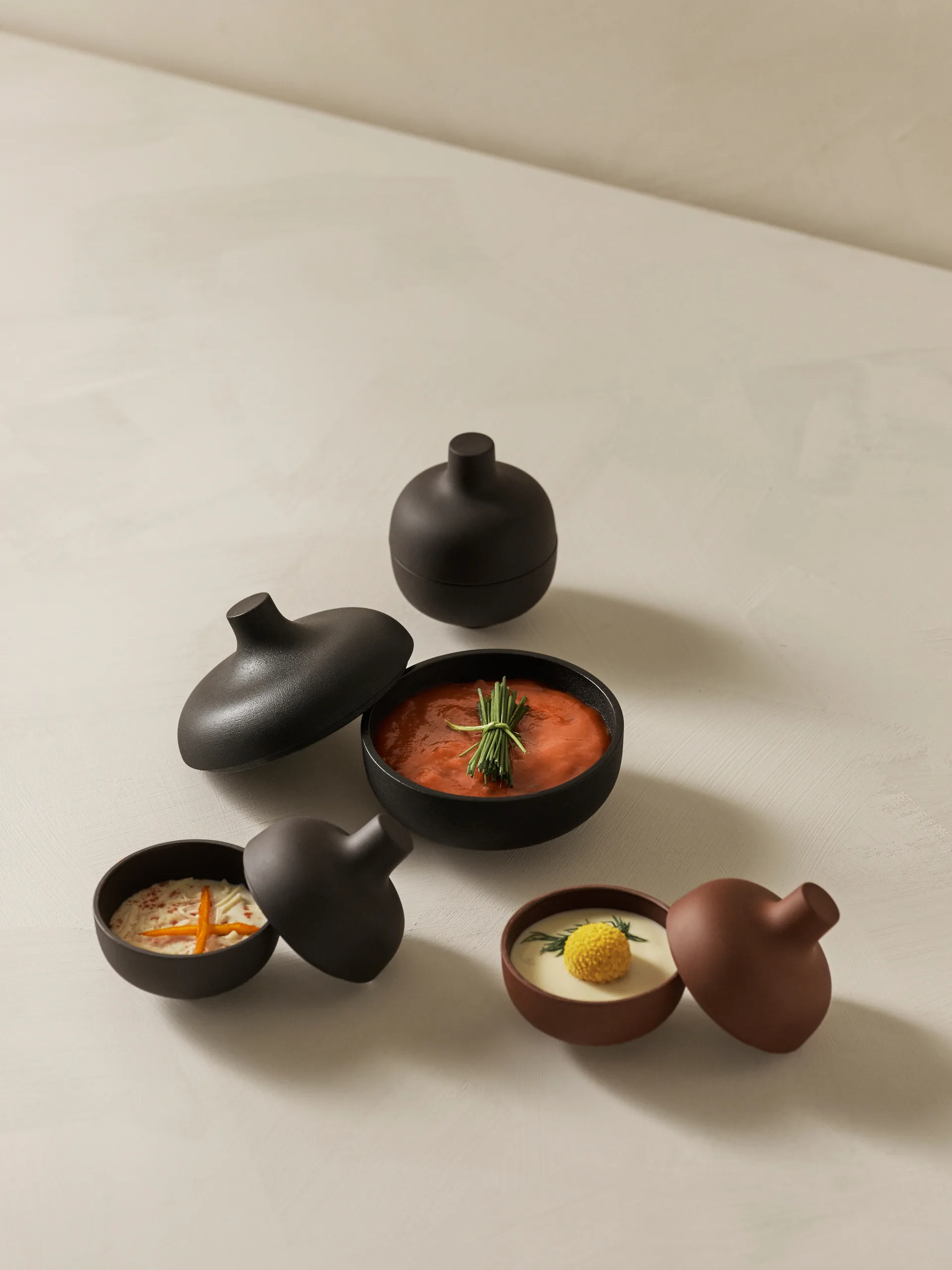 Sand 带盖碗 小号 Ø8.2cm, 黑色陶土 Design House Stockholm