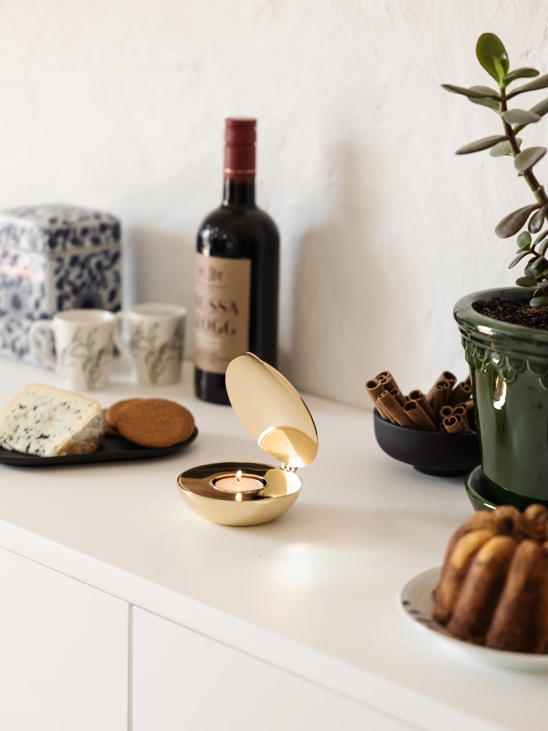 Shell votive, brass Design House Stockholm