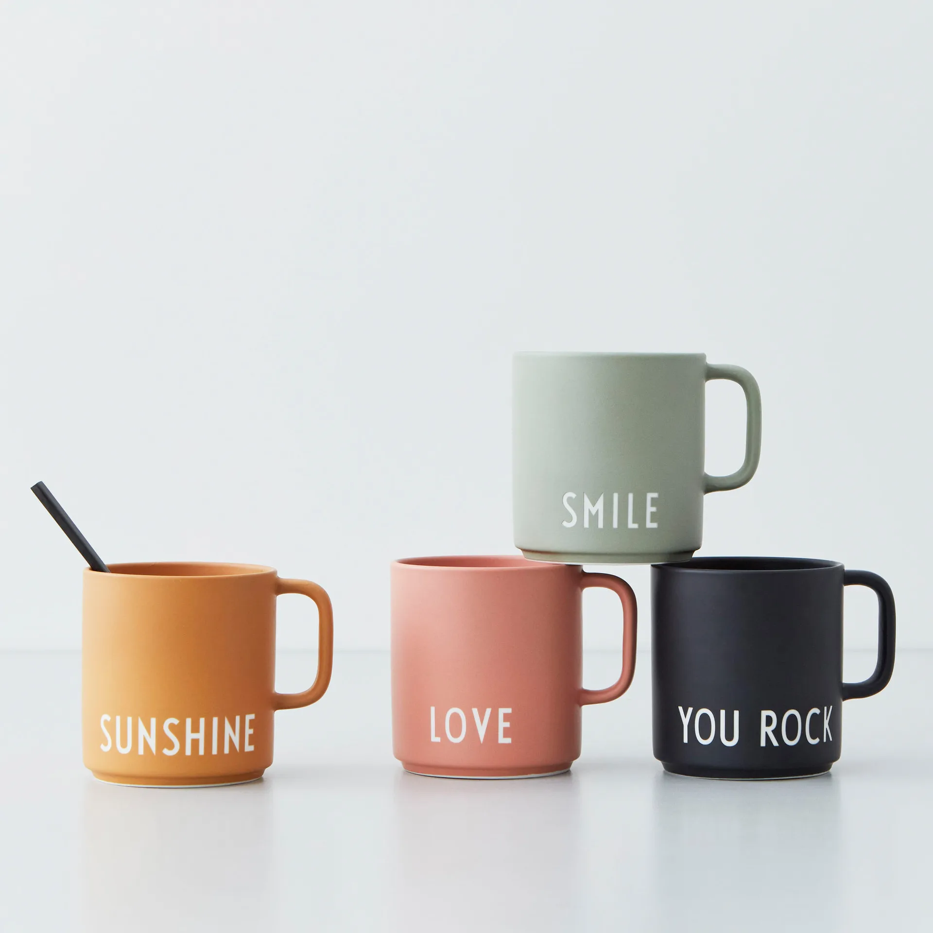 Design Letters 带柄精选杯 250ml, 微笑 Design Letters