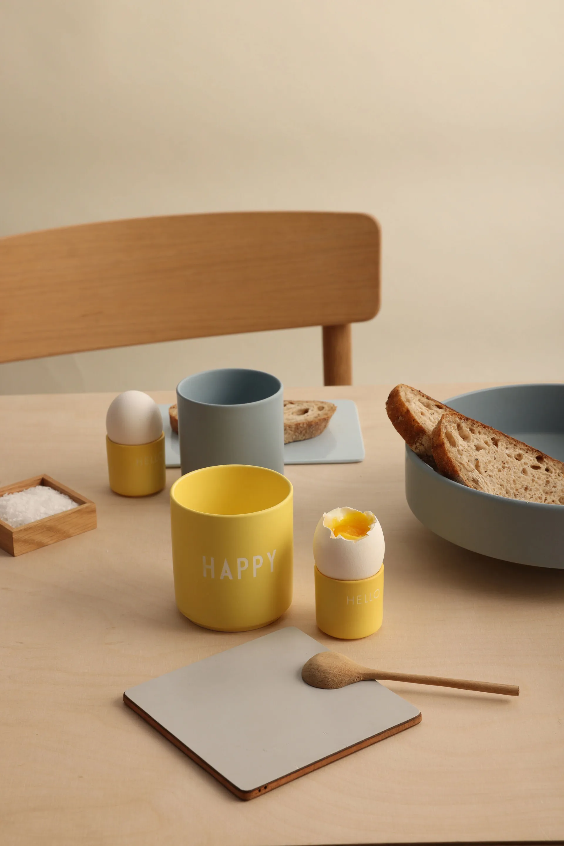 Design Letters favourite 杯子 25 cl, Happy-yellow Design Letters