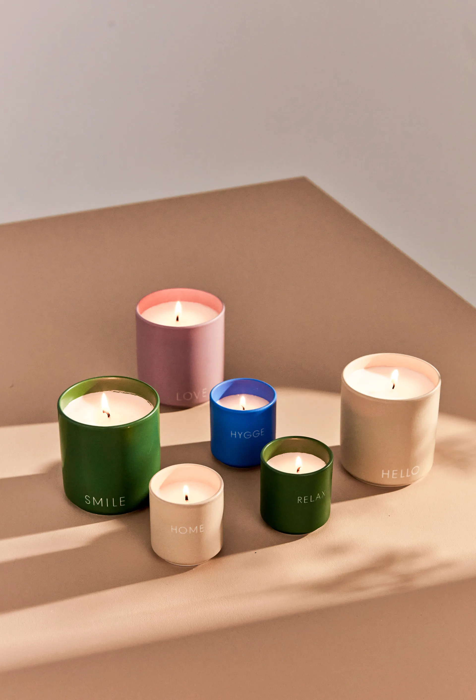 Design Letters scented cande Ø8 cm, Smile-grass 绿色 Design Letters