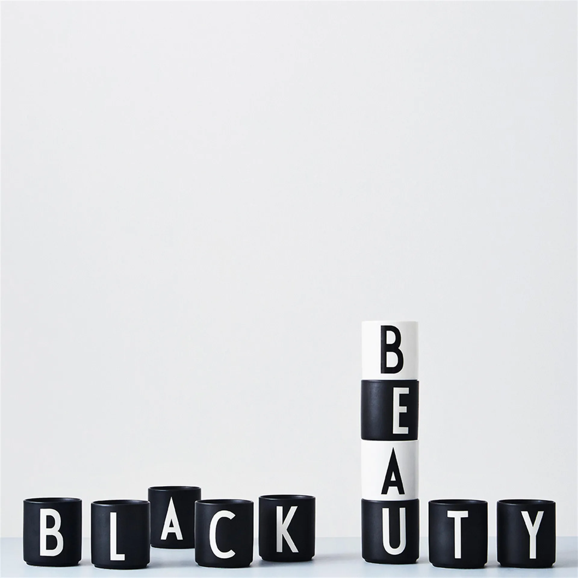 Design Letters黑色杯, Z Design Letters